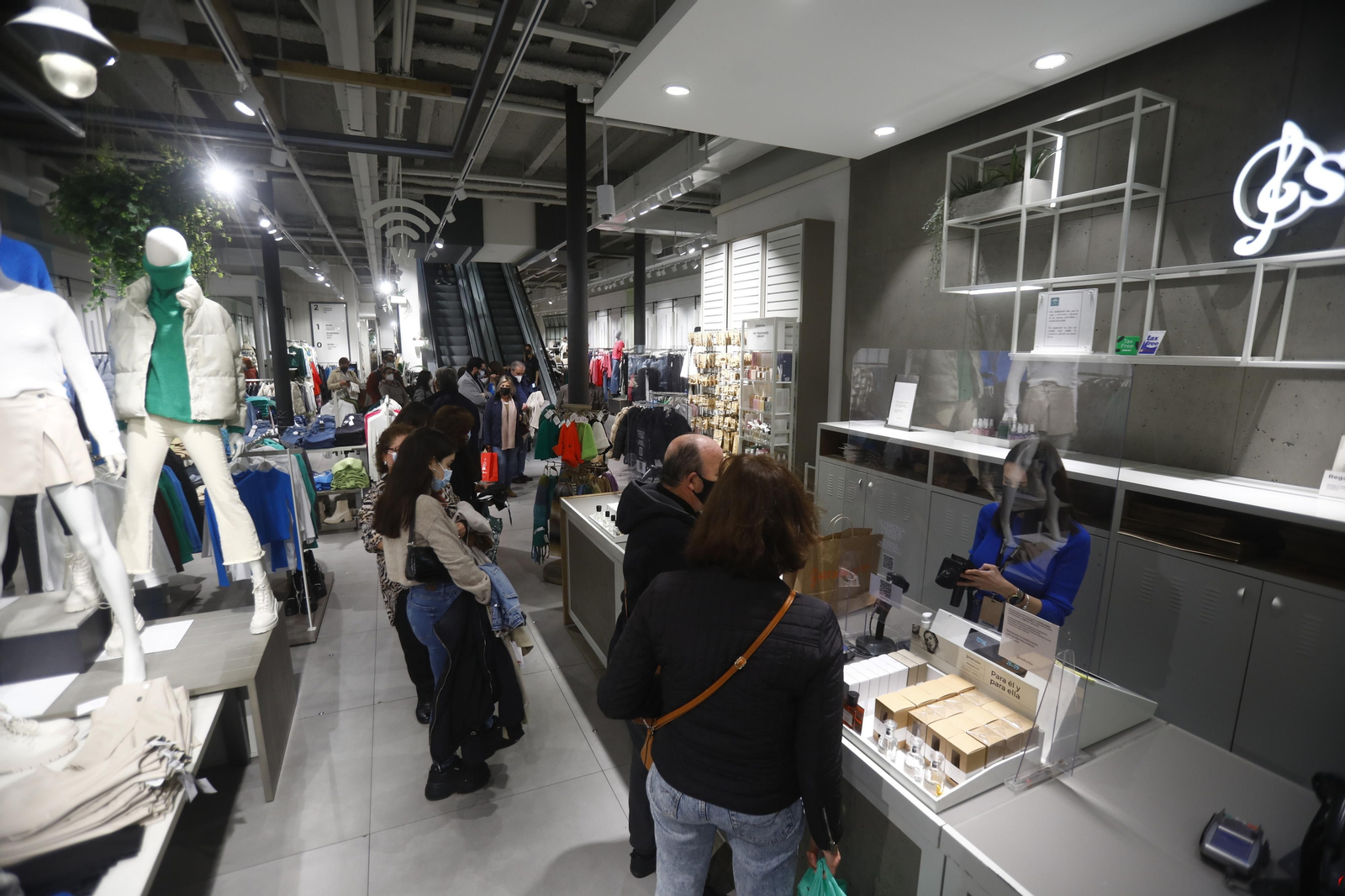 Los últimos días para comprar los regalos de Reyes, en fotografías