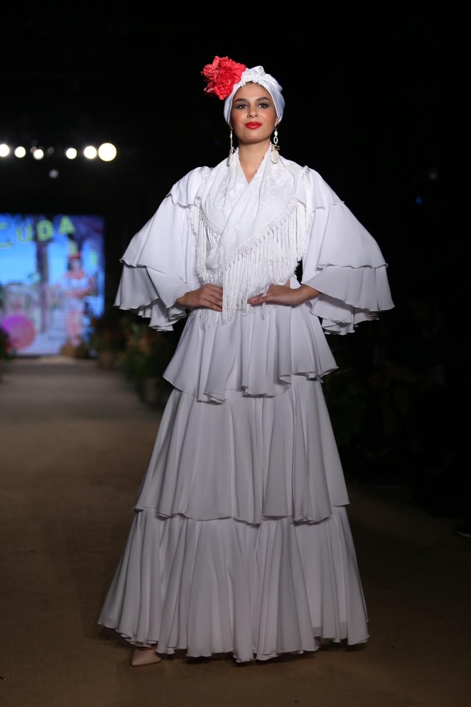 El traje de flamenca blanco y sus versiones más bonitas de esta temporada