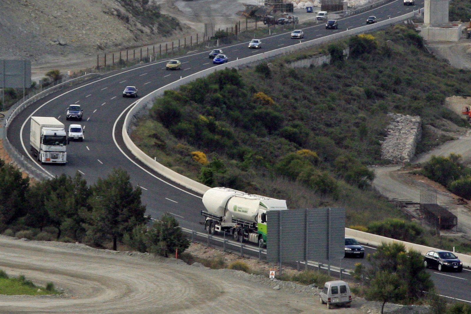 Los accidentes caen hasta un 300% en la A-45 por el efecto de los radares de tramo