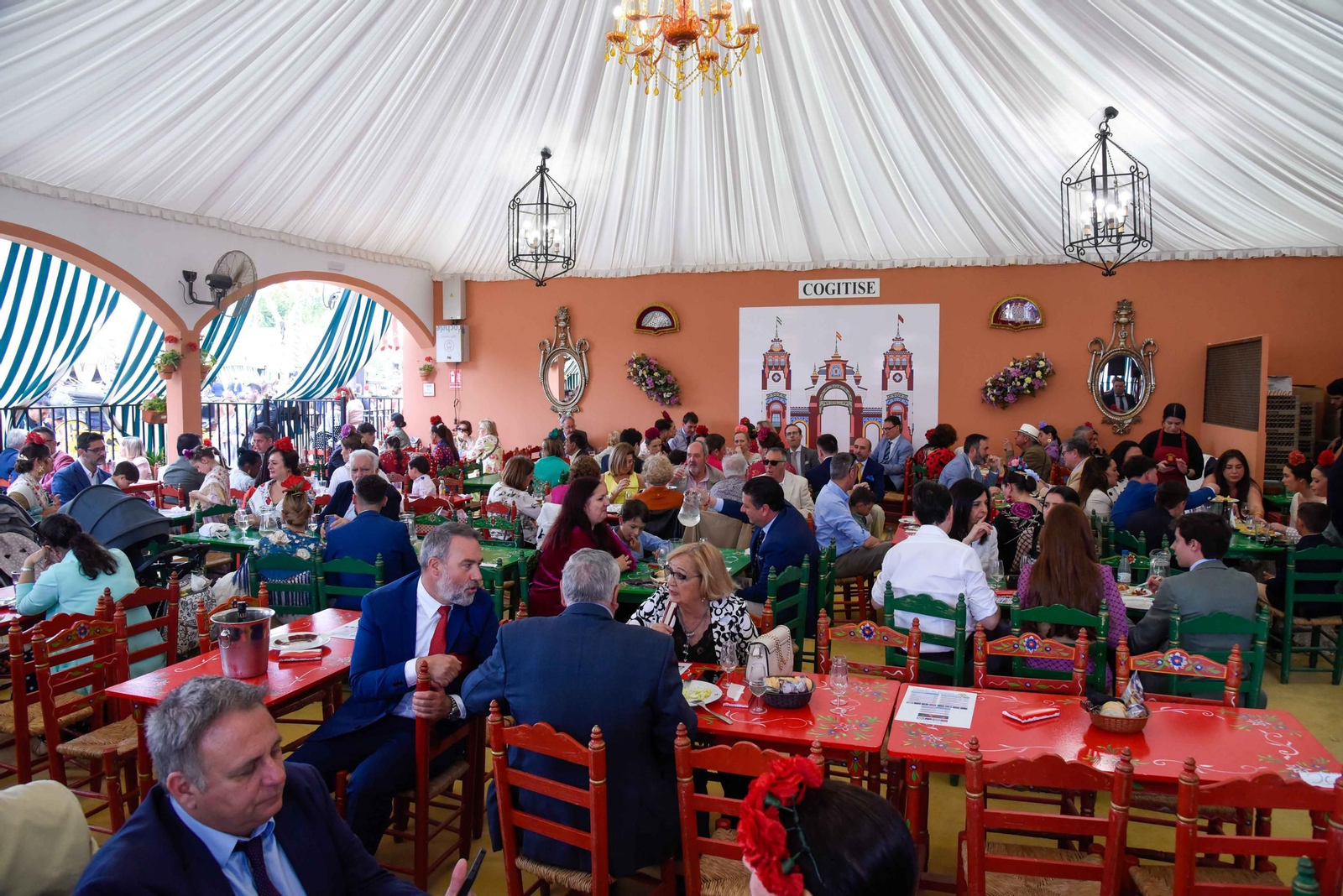 Recepción oficial de Feria del Colegio Oficial de Graduados e Ingenieros Técnicos Industriales de Sevilla
