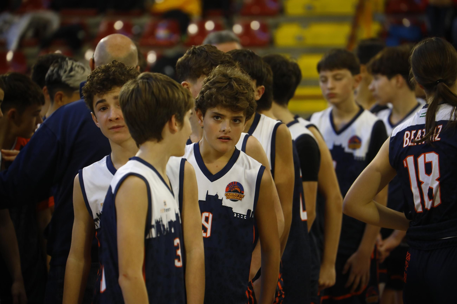 Las mejores fotos del ambiente en Vista Alegre para el Coto Córdoba - Zornotza