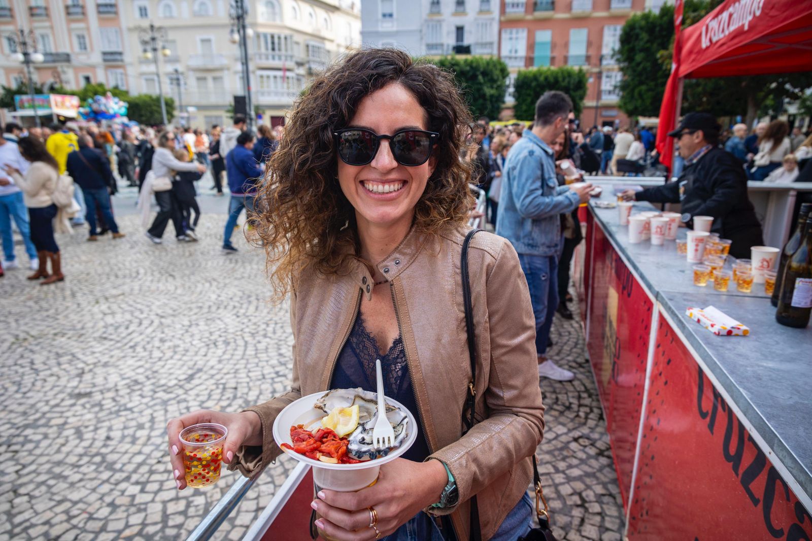 Todas las imágenes de la Ostionada en la plaza de San Antonio