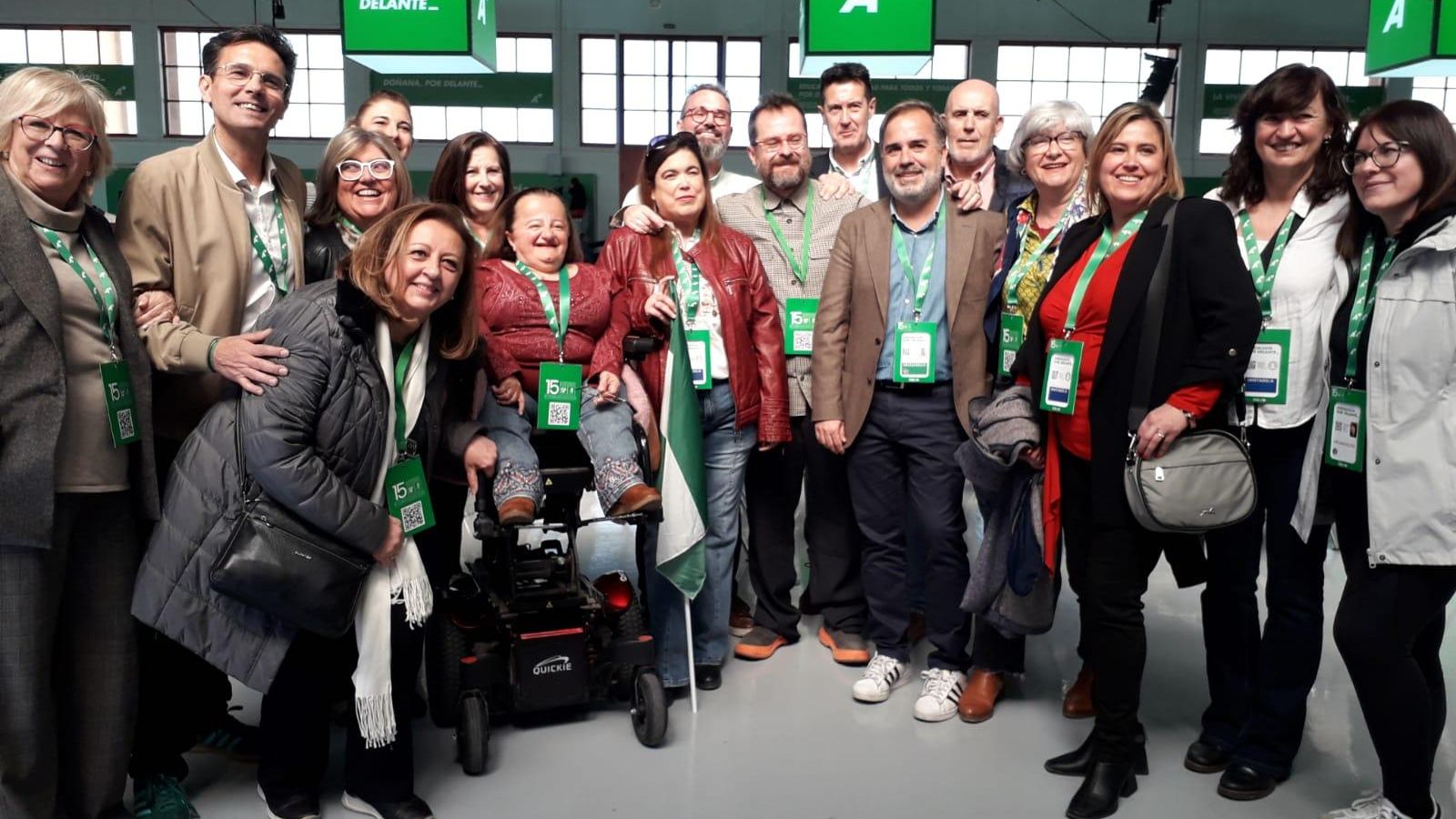 Foto de familia de socialistas del PSOE de la capital.