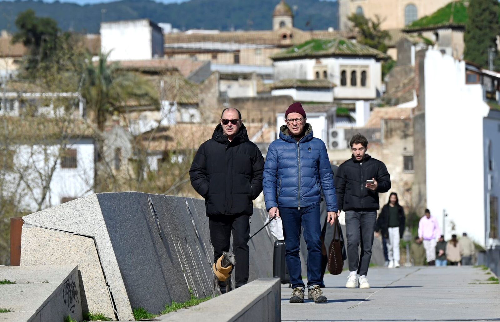 El sol llena de nuevo las calles de gente en Córdoba