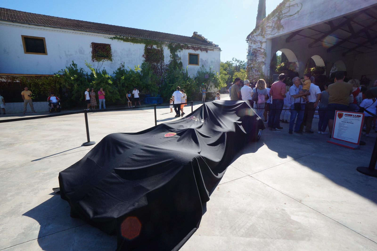 La presentación en sociedad del Fórmula 1 construido por un agricultor de Montilla, en imágenes