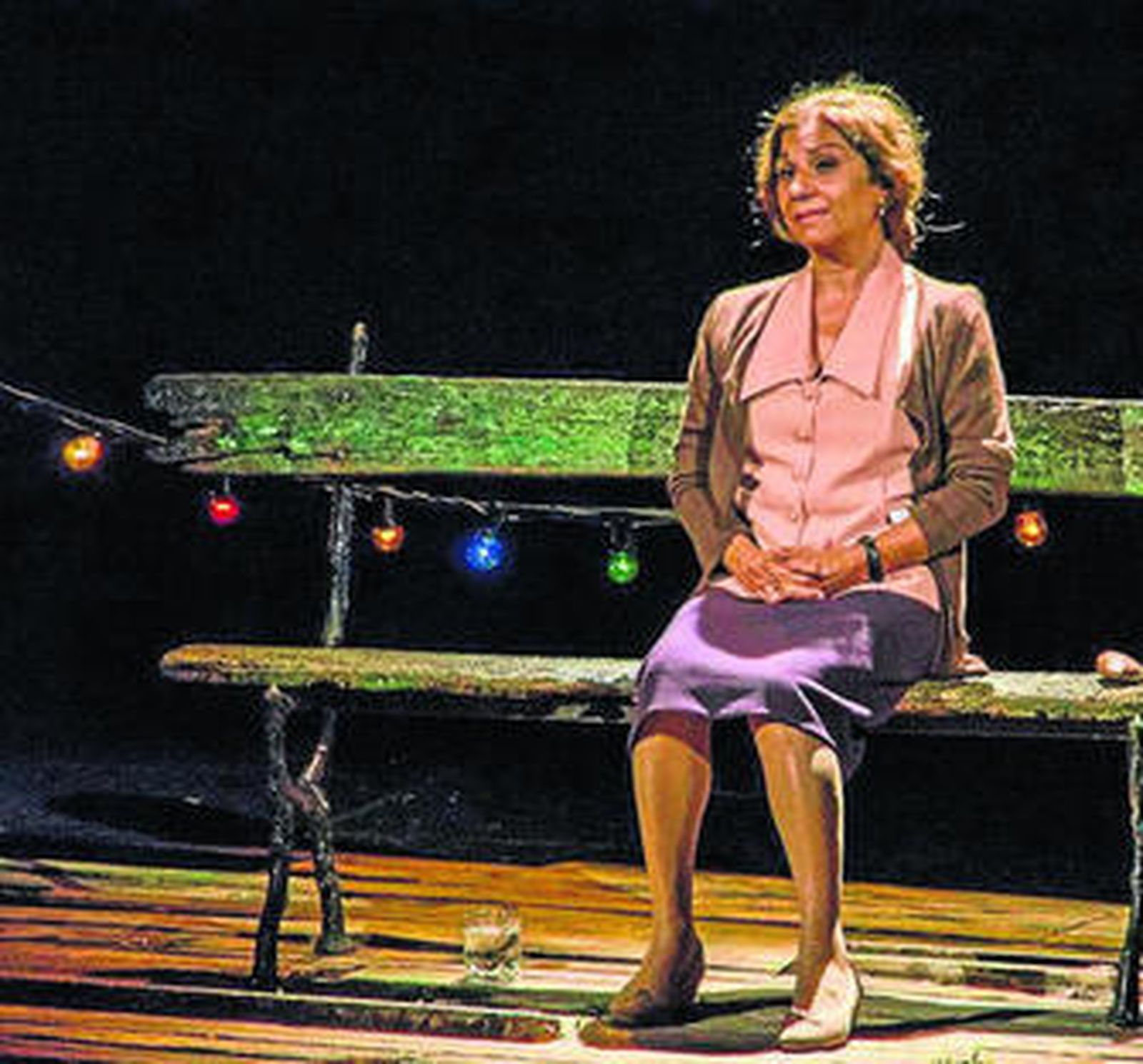 Lolita Flores durante la representación de 'La Plaza del diamante'.