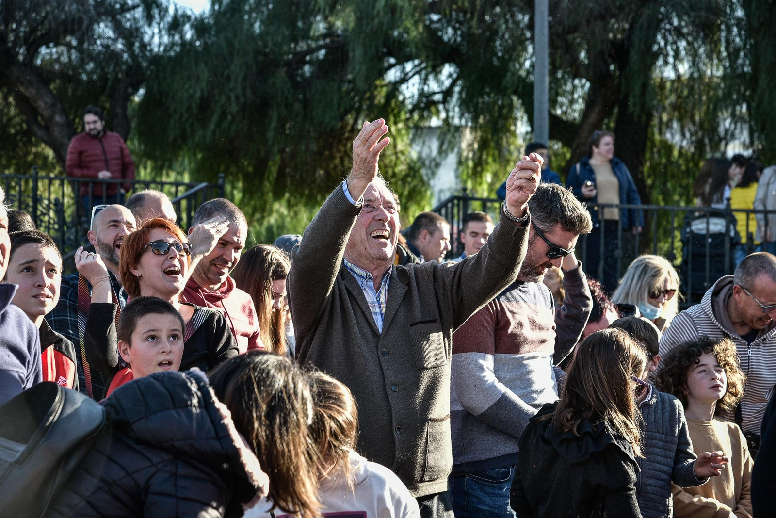Imágenes del público en las cabalgatas por La Orden, Cardeñas y Las Colonias