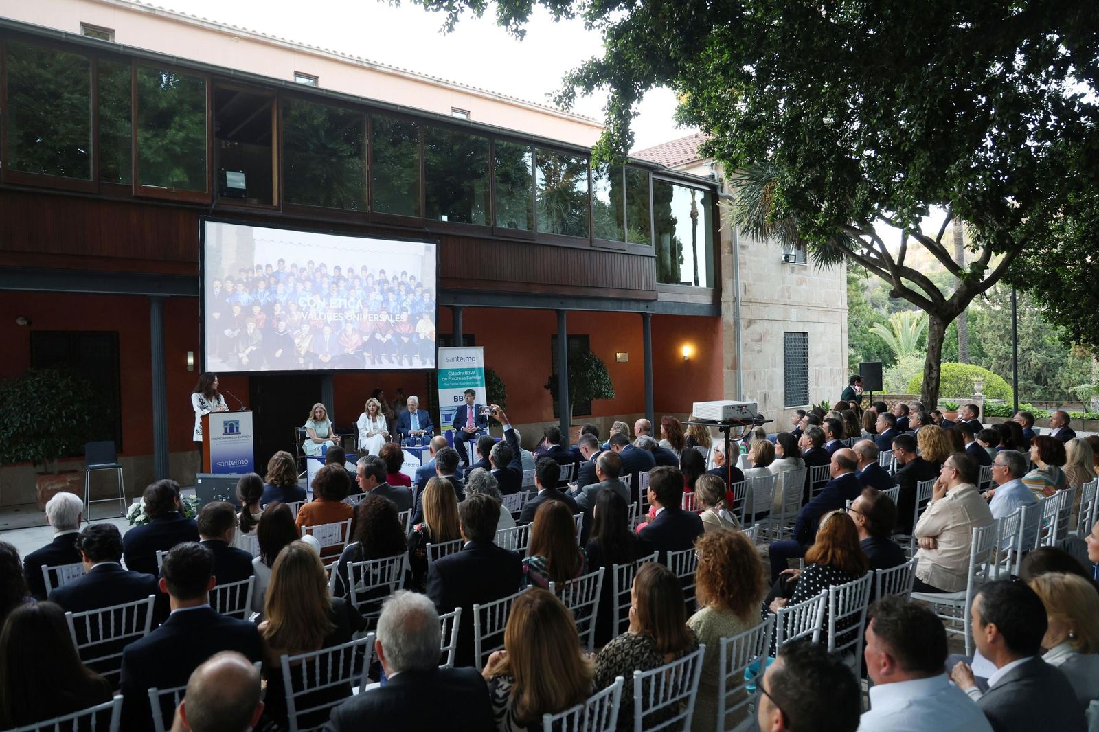 La entrega de los premios Familia Empresa 2025 de la San Telmo Business School, en fotos
