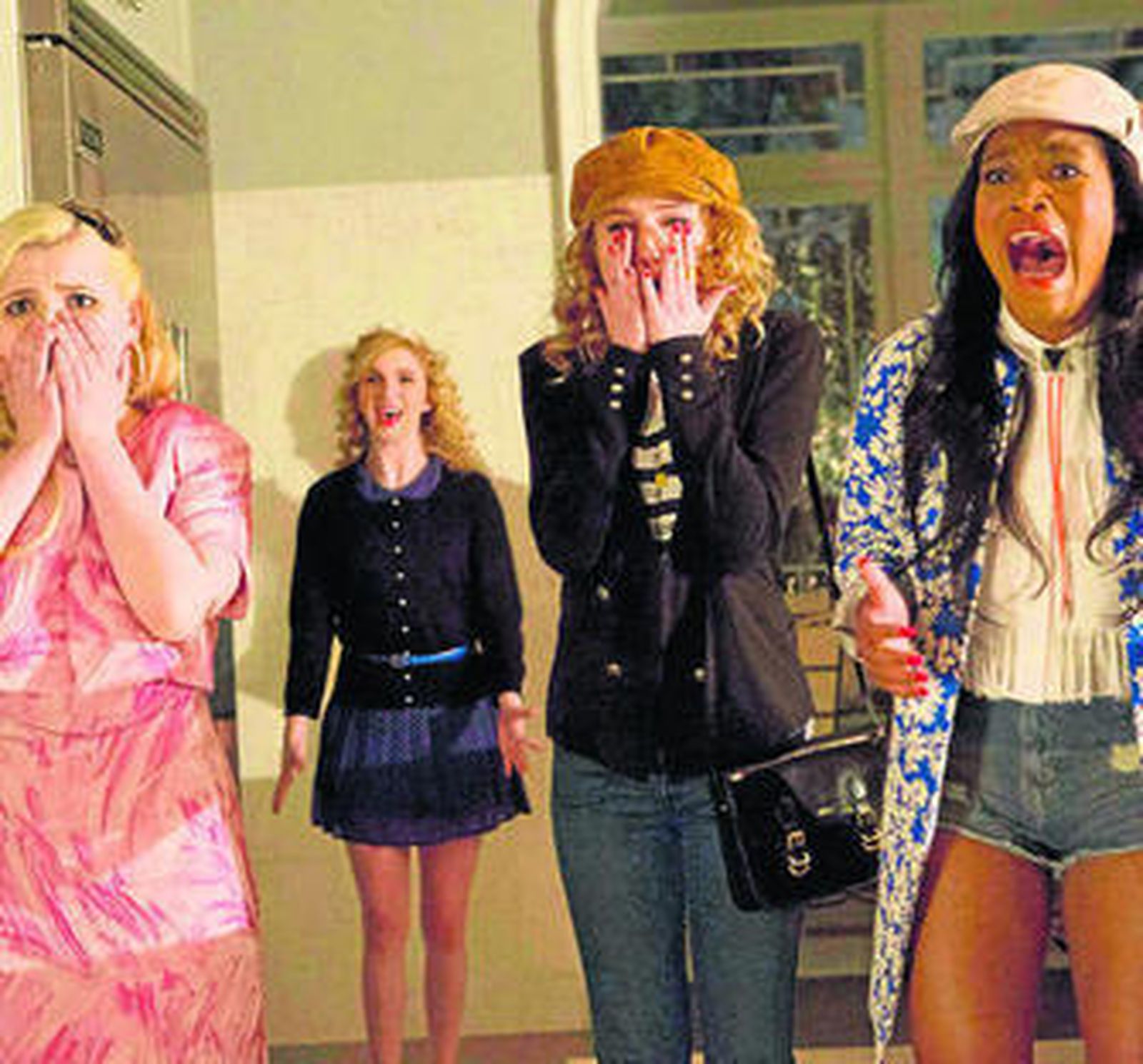 Secuencia de la serie, protagonizada por un grupo de jóvenes universitarias.