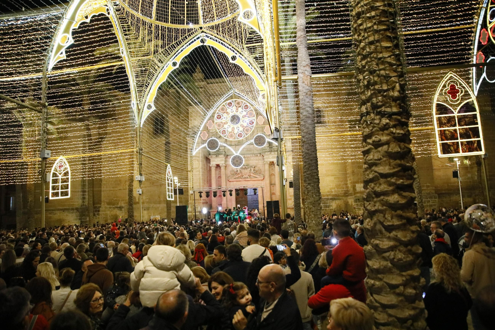 Las mejores imágenes del encendido navideño en Almería