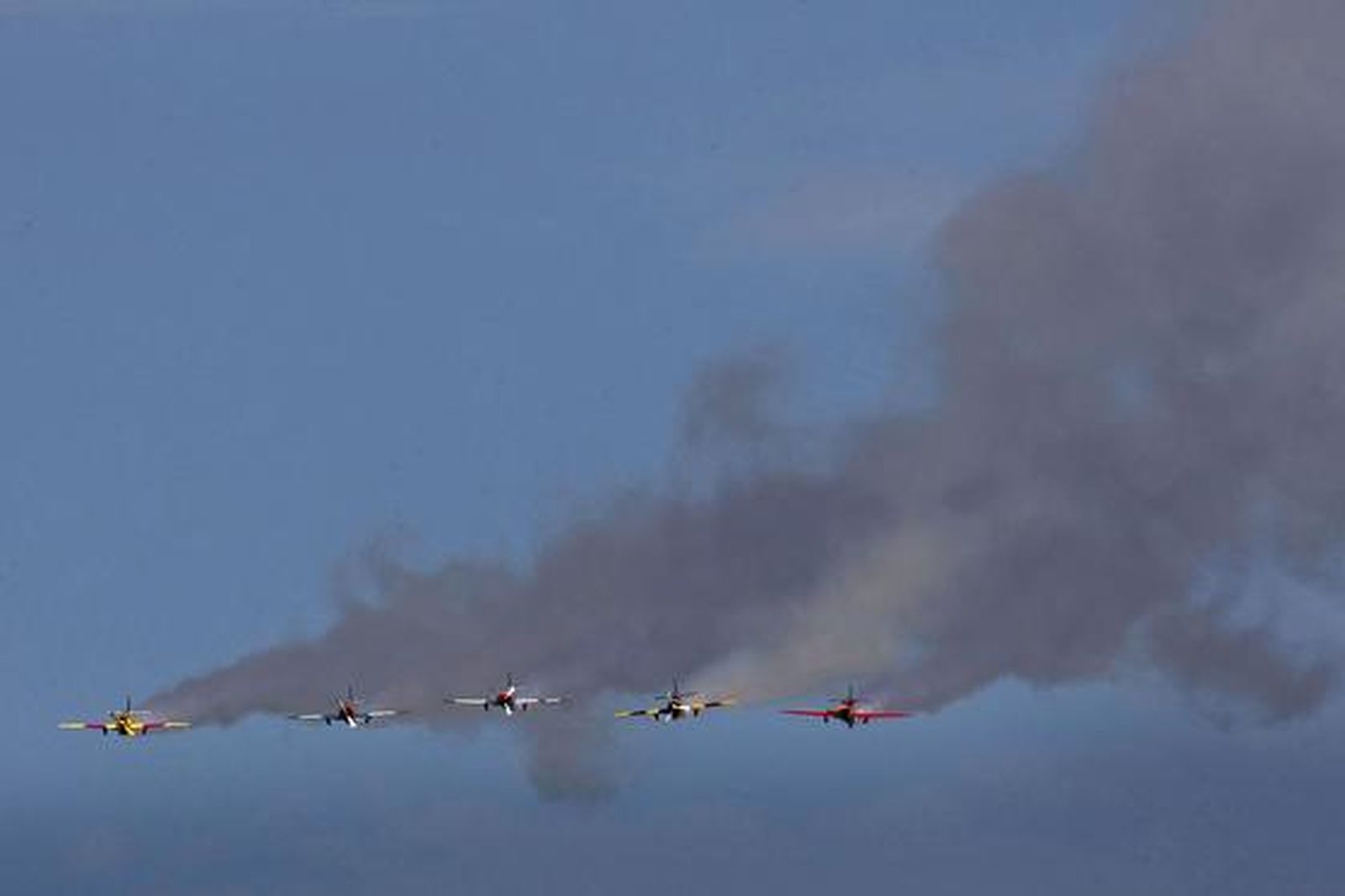 190.000 personas disfrutan del III Festival Aéreo en la playa de la Victoria. /Foto: Julio González
