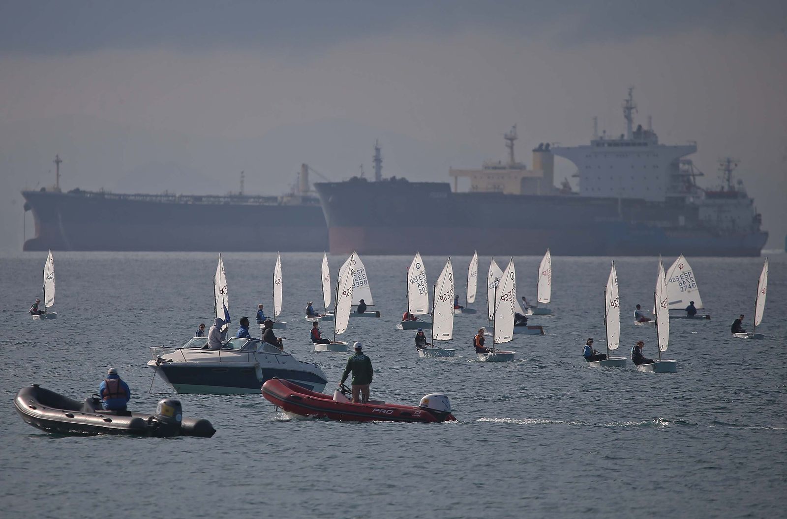 Fotos de la segunda jornada de la Copa de Andalucía de Óptimist en La Línea