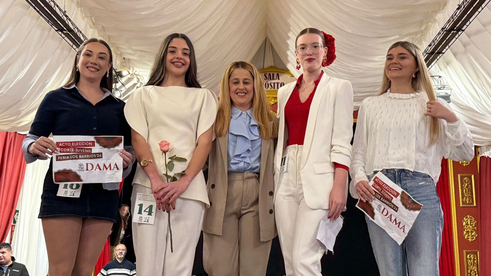 Reina y damas juveniles de Los Barrios.