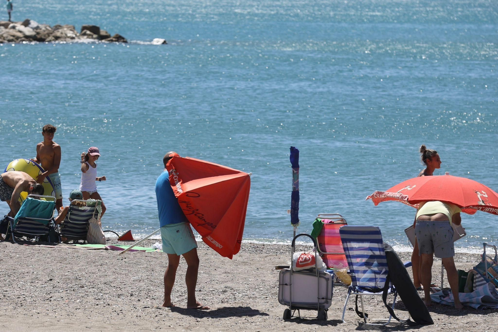 Las fotos del día de fuertes vientos en las playas de Málaga