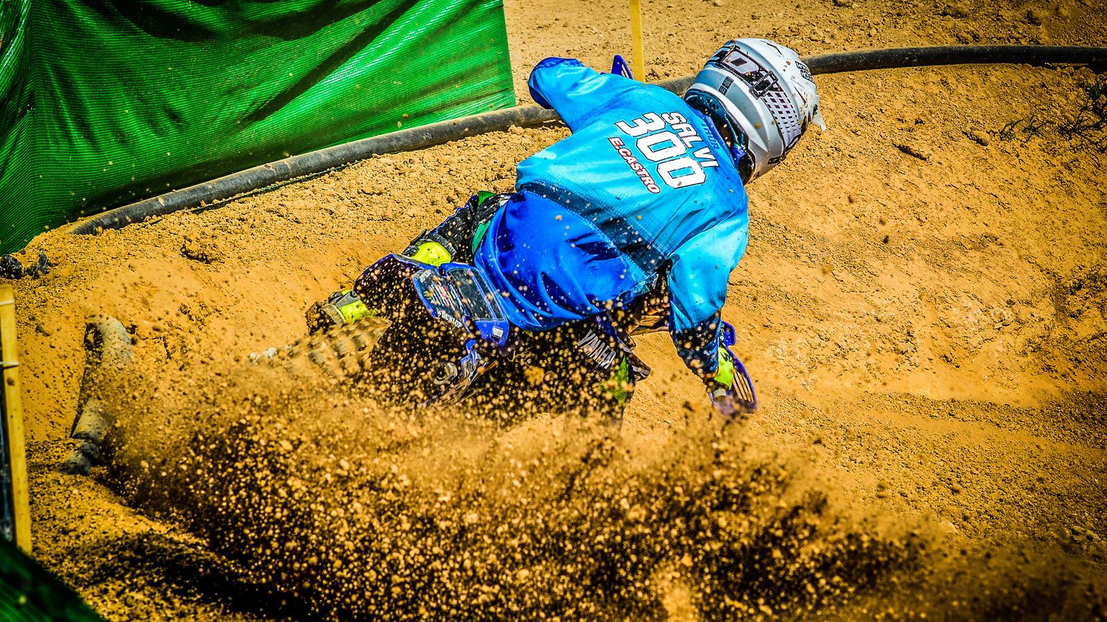 El piloto murciano de 85 cc hizo un excelente papel en su tierra, con una segunda posición en una manga que le aporta muchos puntos de cara al campeonato.