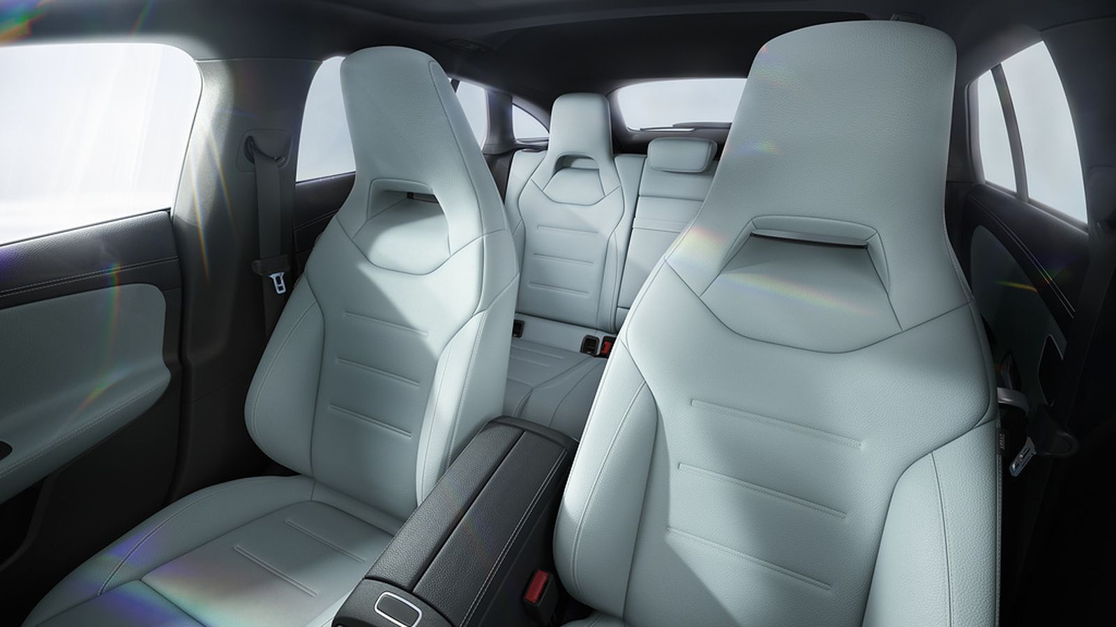 Los asientos confort son de serie y estar tapizados ahora en un nuevo tono gris.