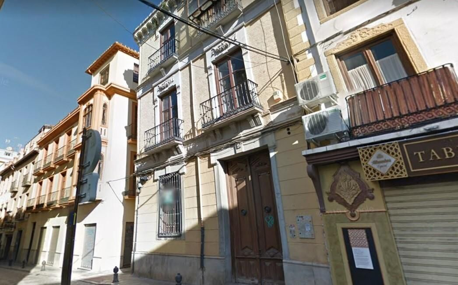 El Ayuntamiento de Granada saca a la venta el edificio de calle Lepanto 9