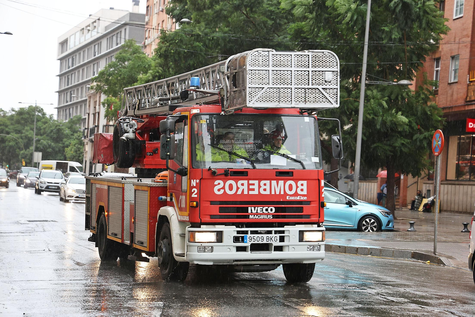 Imágenes de la lluviosa mañana de sábado en Huelva