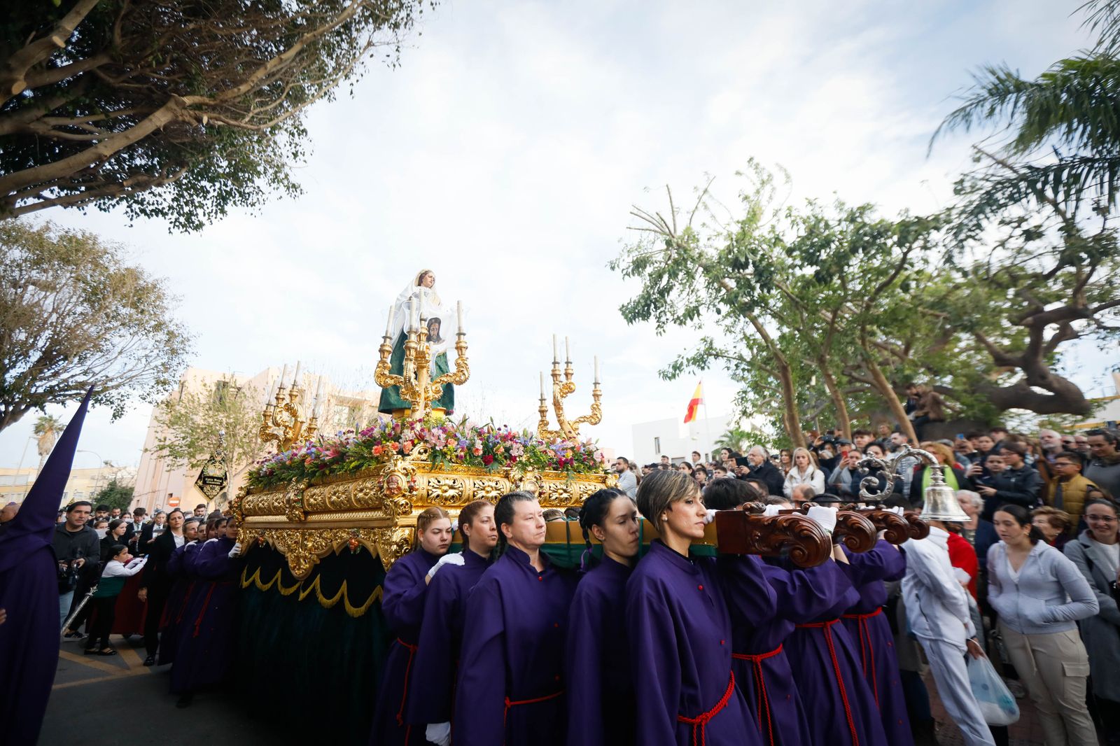 La procesión del Encuentro, en imágenes