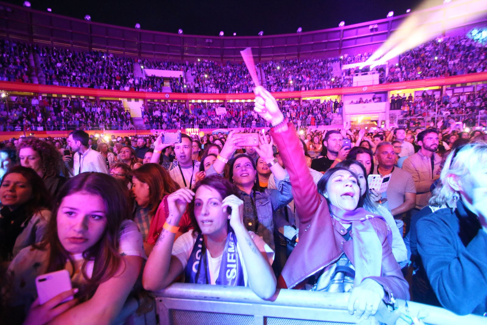 Las imágenes del concierto de Bisbal en la plaza de Toros de Roquetas de Mar