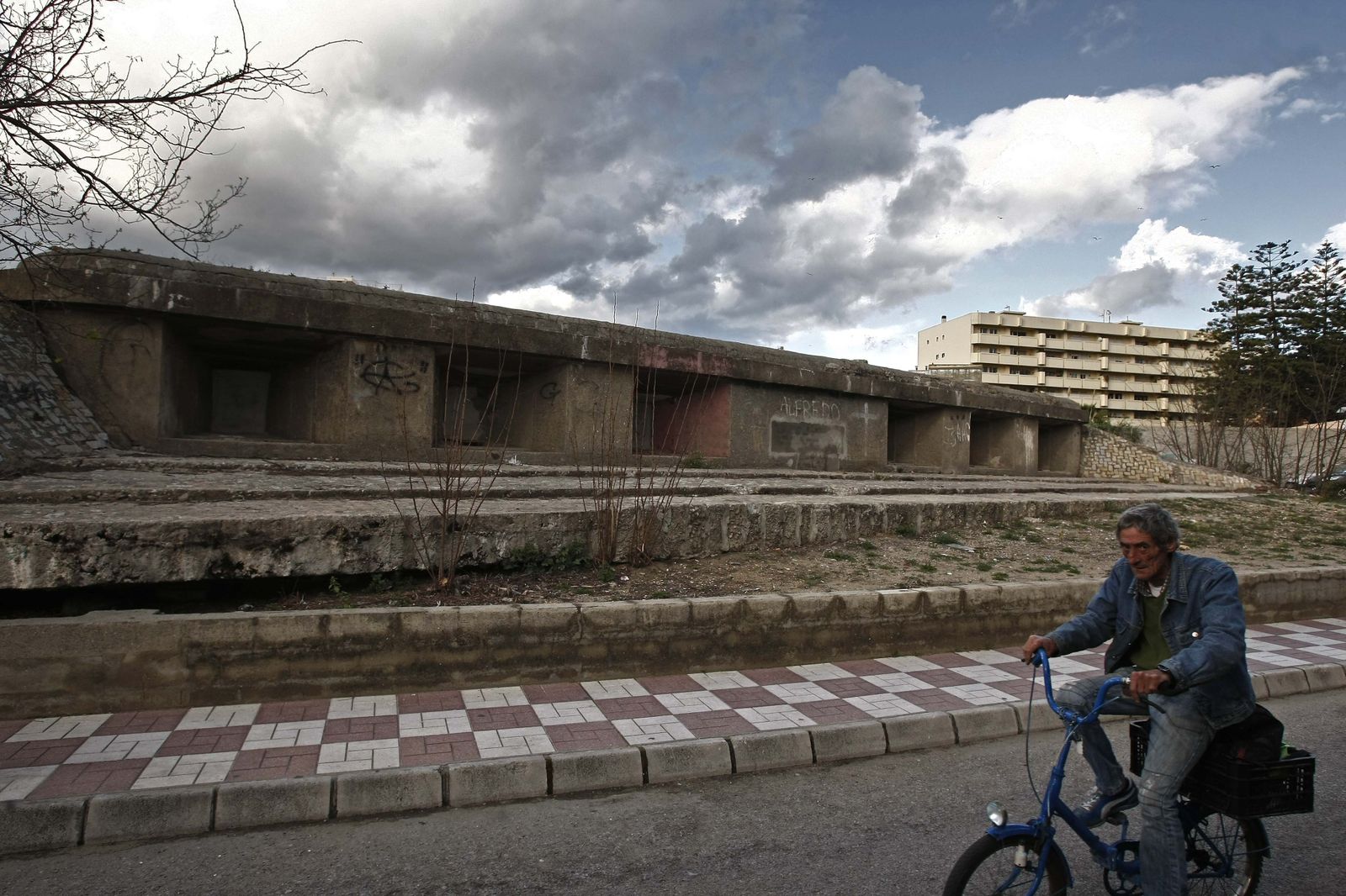 El Ayuntamiento cercará el búnker del colegio Sagrado Corazón