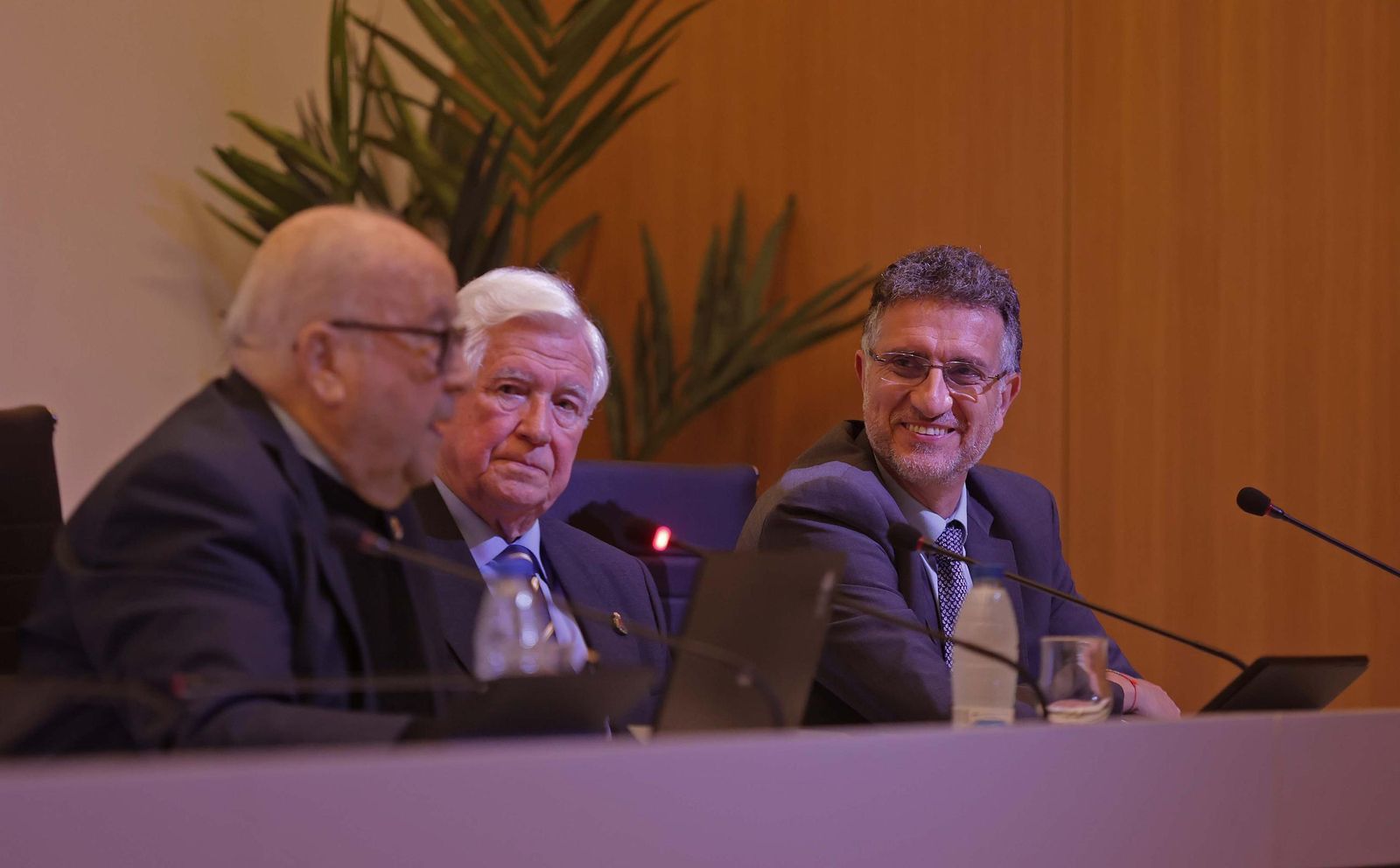 Fotos de la presentación del libro “Algeciras en el corazón y en la memoria”, de Alberto Pérez de Vargas