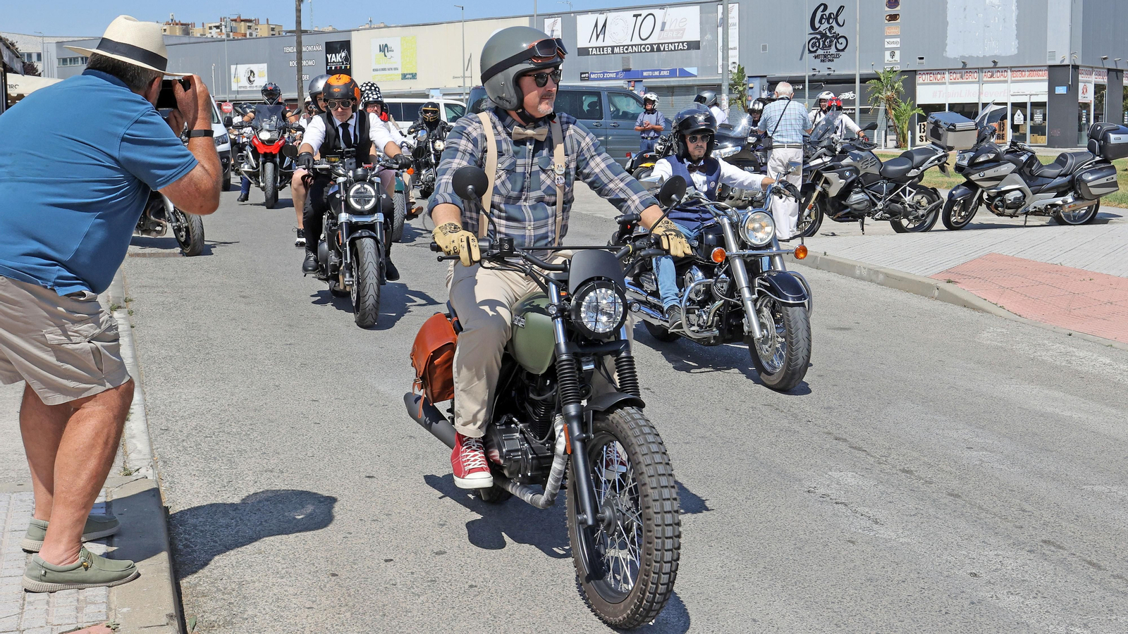Búscate en el evento motero solidario "The Distinguished Gentleman´s Ride" en Jerez