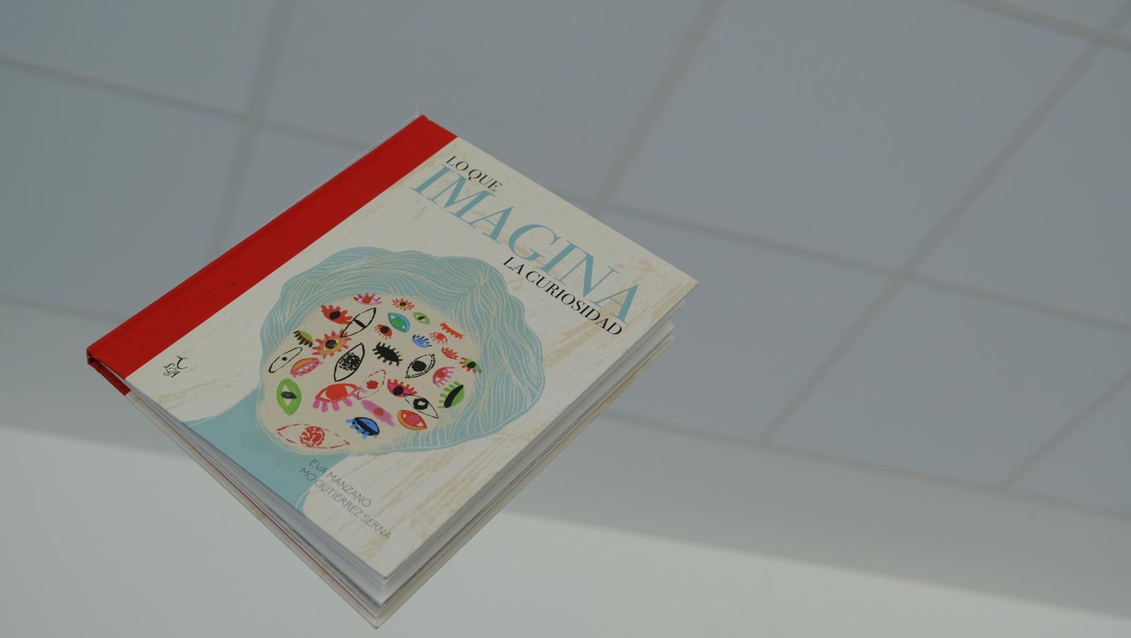 Exposición en la Universidad de Almería de los 10 años de la Editorial Libre Albedrío, en imágenes