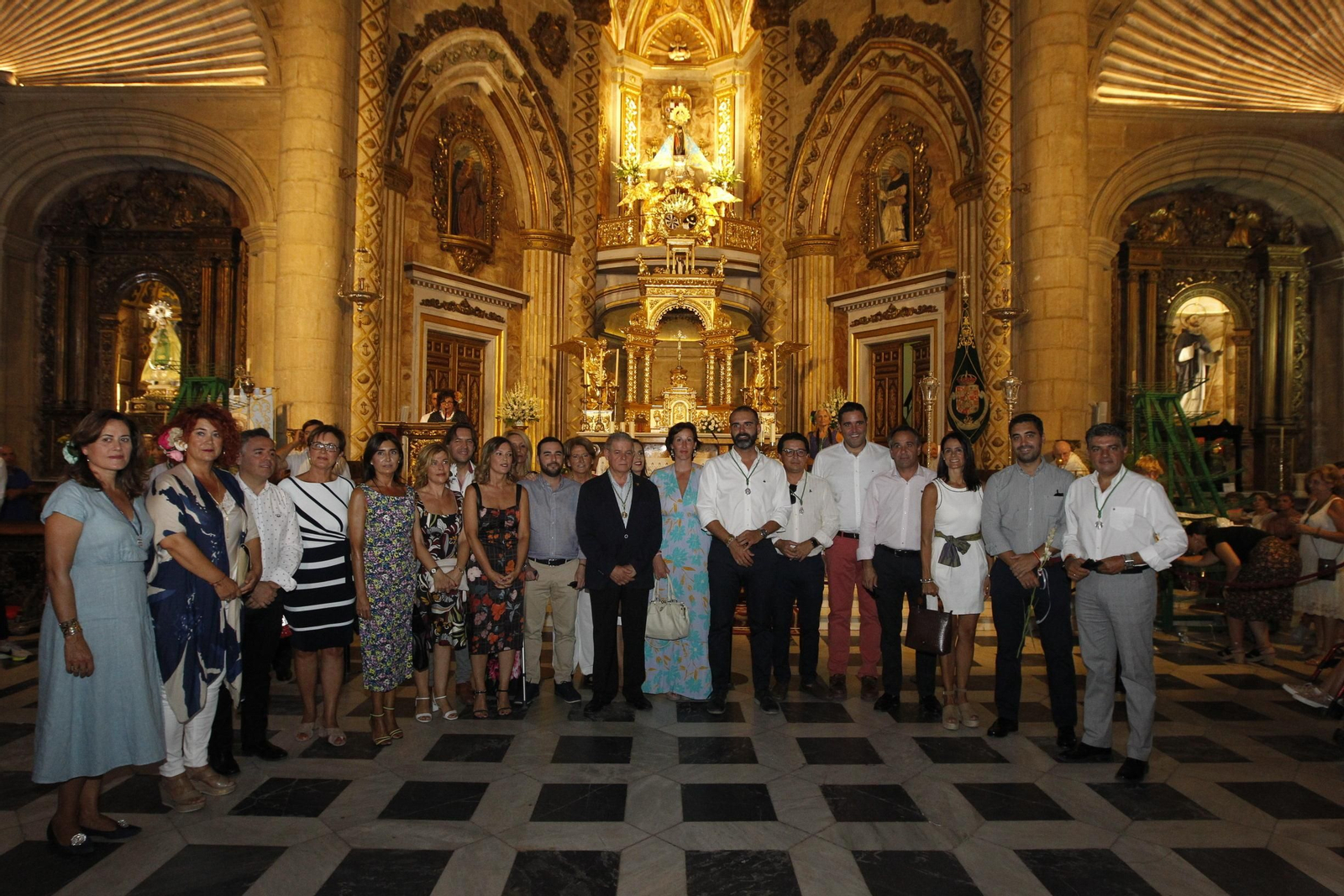 Fotogalería ofrenda floral a la Virgen del Mar. Feria de Almería 2019