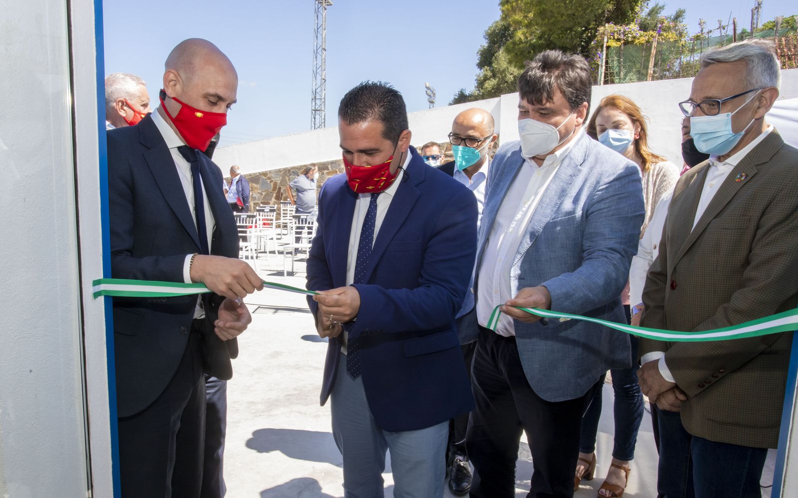 El momento de la inauguración de la nueva clínica del deporte.