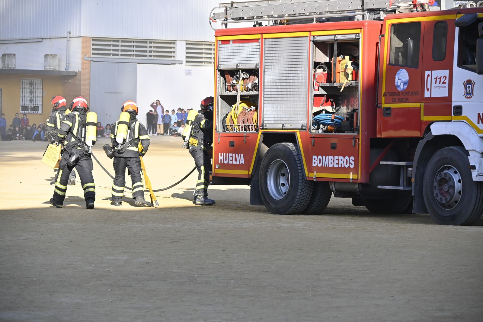 Imágenes del simulacro de incendio en el Funcadia