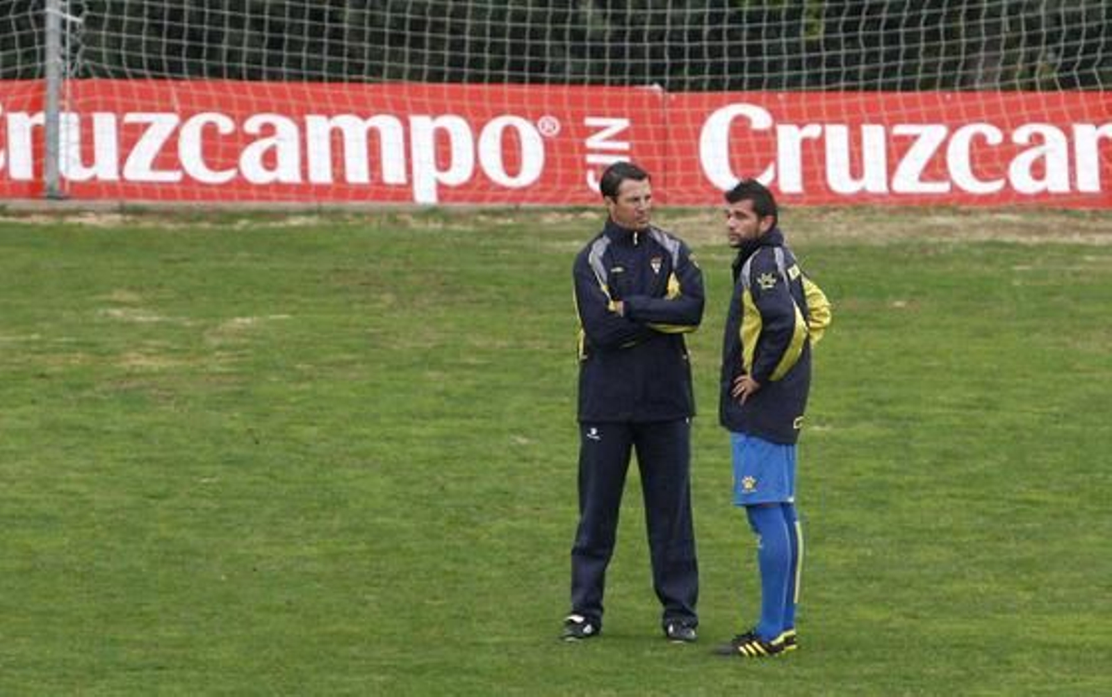 Baquero fue otro de los hombres que mantuvo una conversación con el técnico. 

Foto: Borja Benjumeda