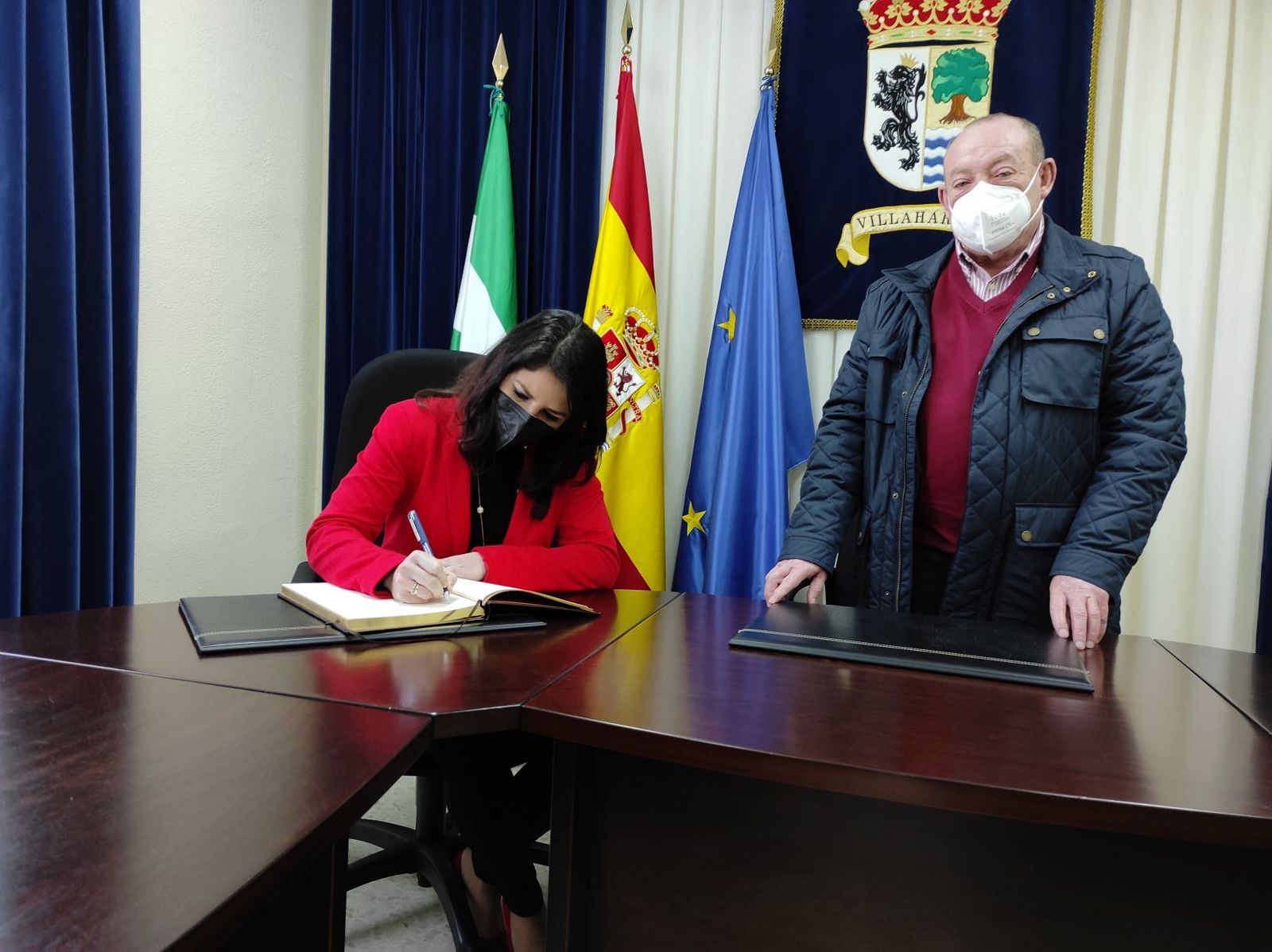 Purificación Joyera y Alfonso Expósito, en Villaharta.