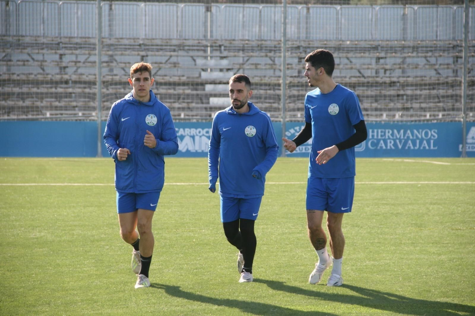 Michael Conejero, Mario Ruiz y Nacho se ejercitan durante un entrenamiento del Ciudad de Lucena.