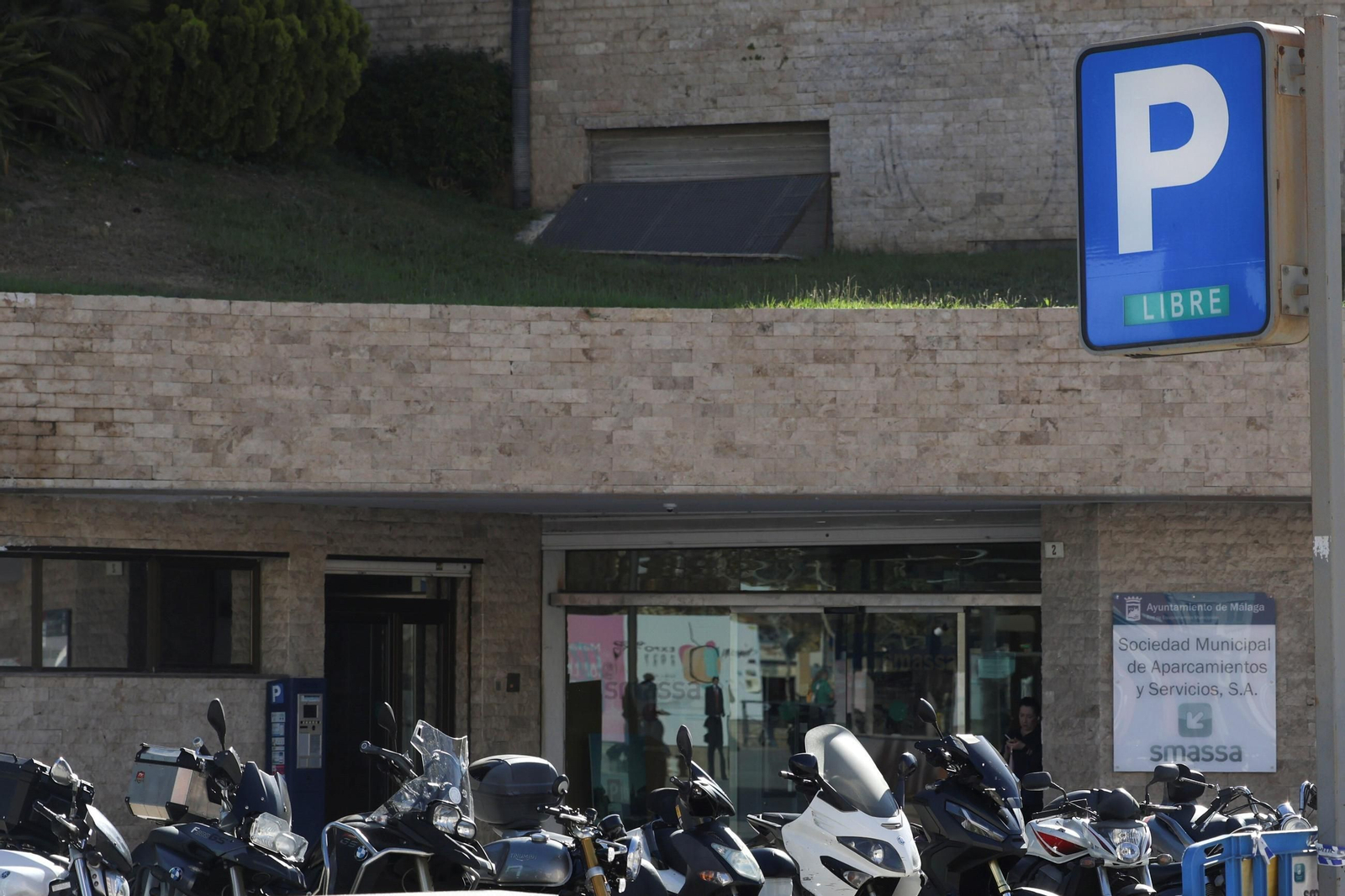 La entrada del parking de la Alcazaba
