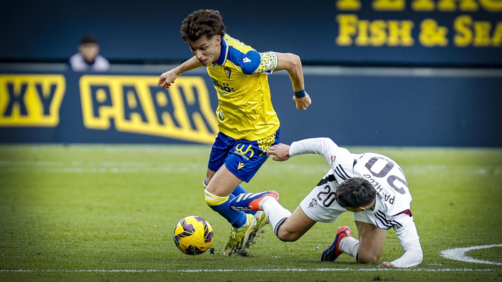 Búscate entre las fotos del partido de fútbol Cádiz CF - Albacete Balompié