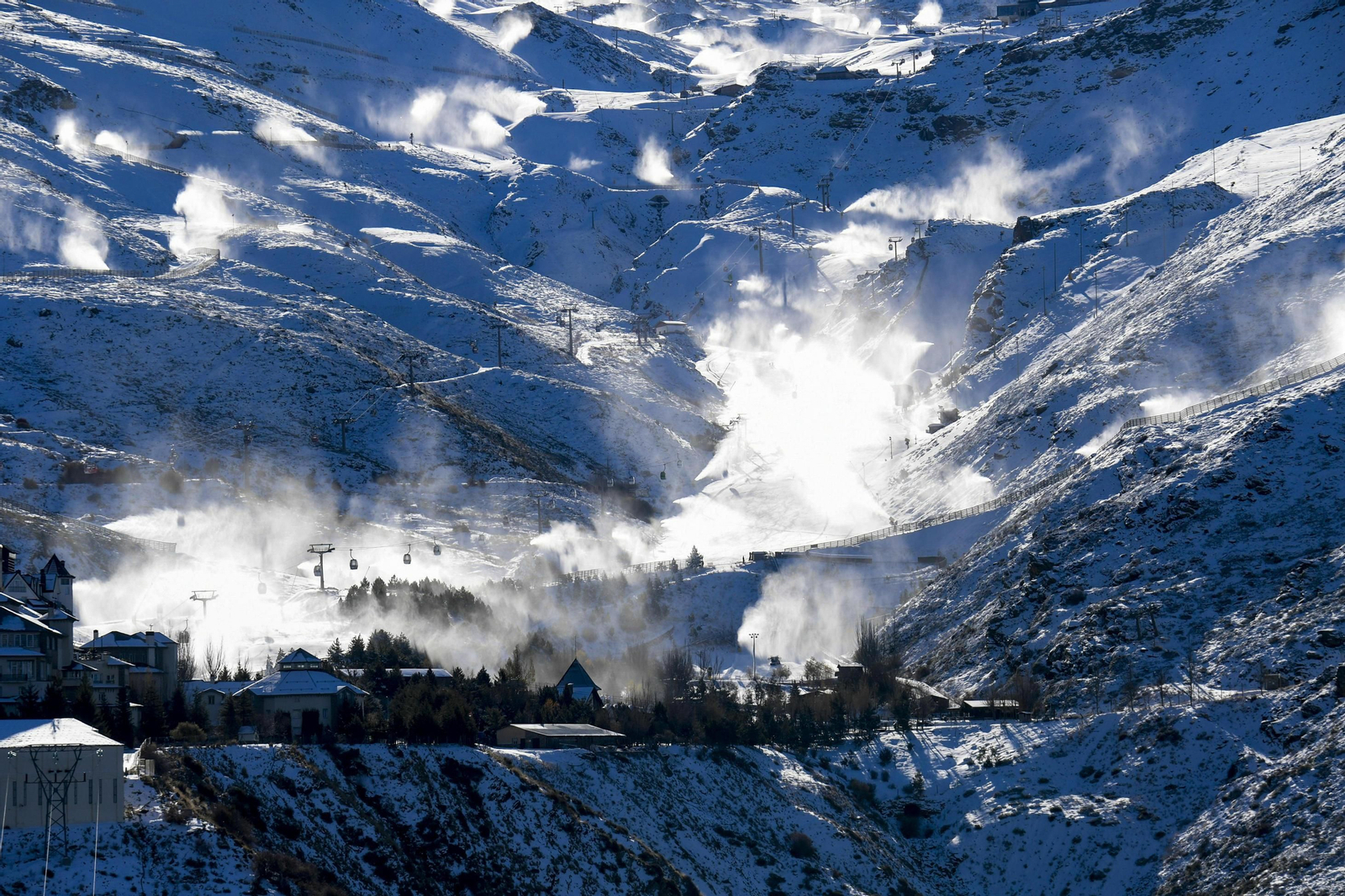 Fotos: así fue el primer día de la temporada de esquí en Sierra Nevada