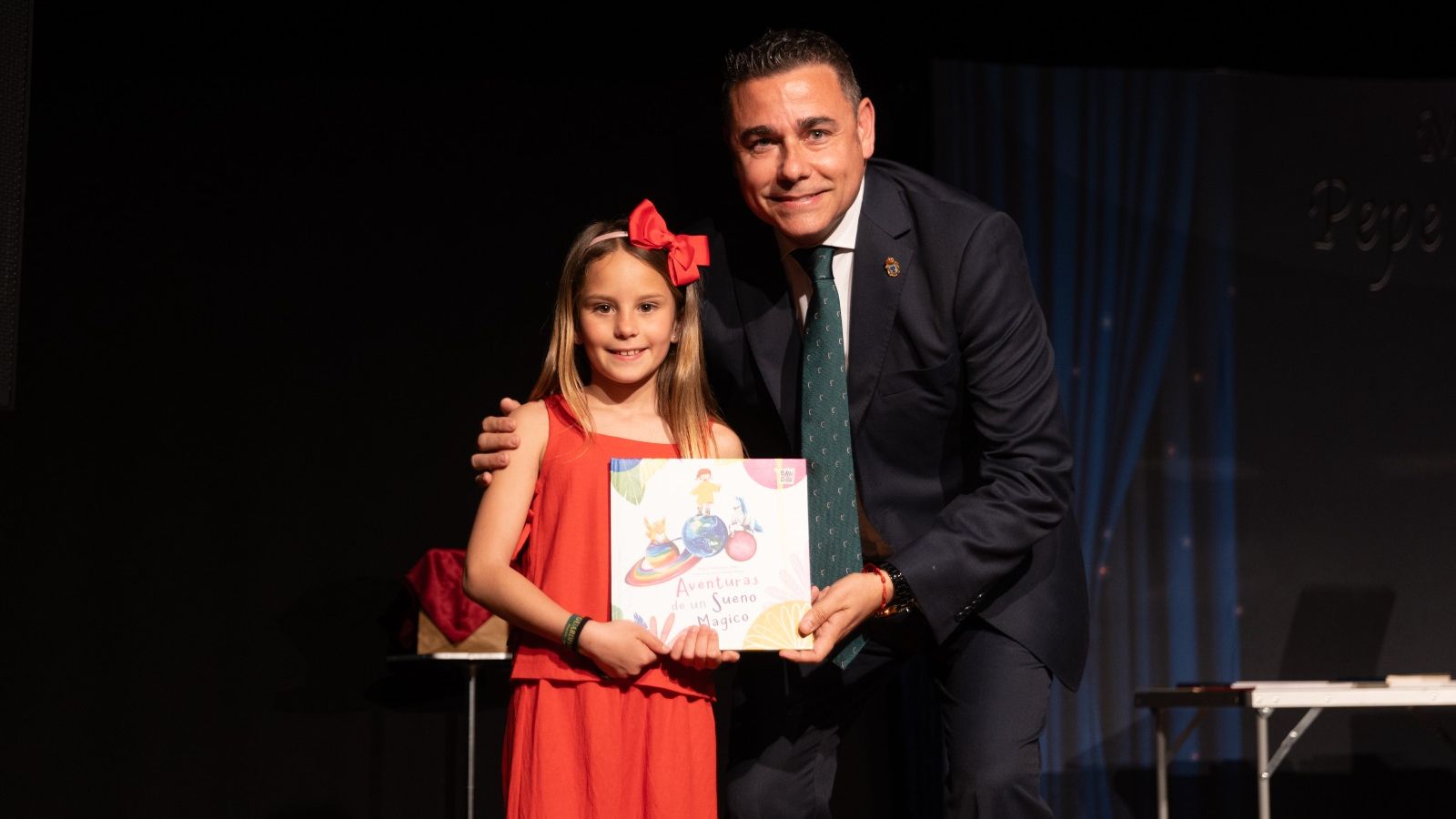 Rocío Vallecillos junto al concejal Daniel Salcedo.