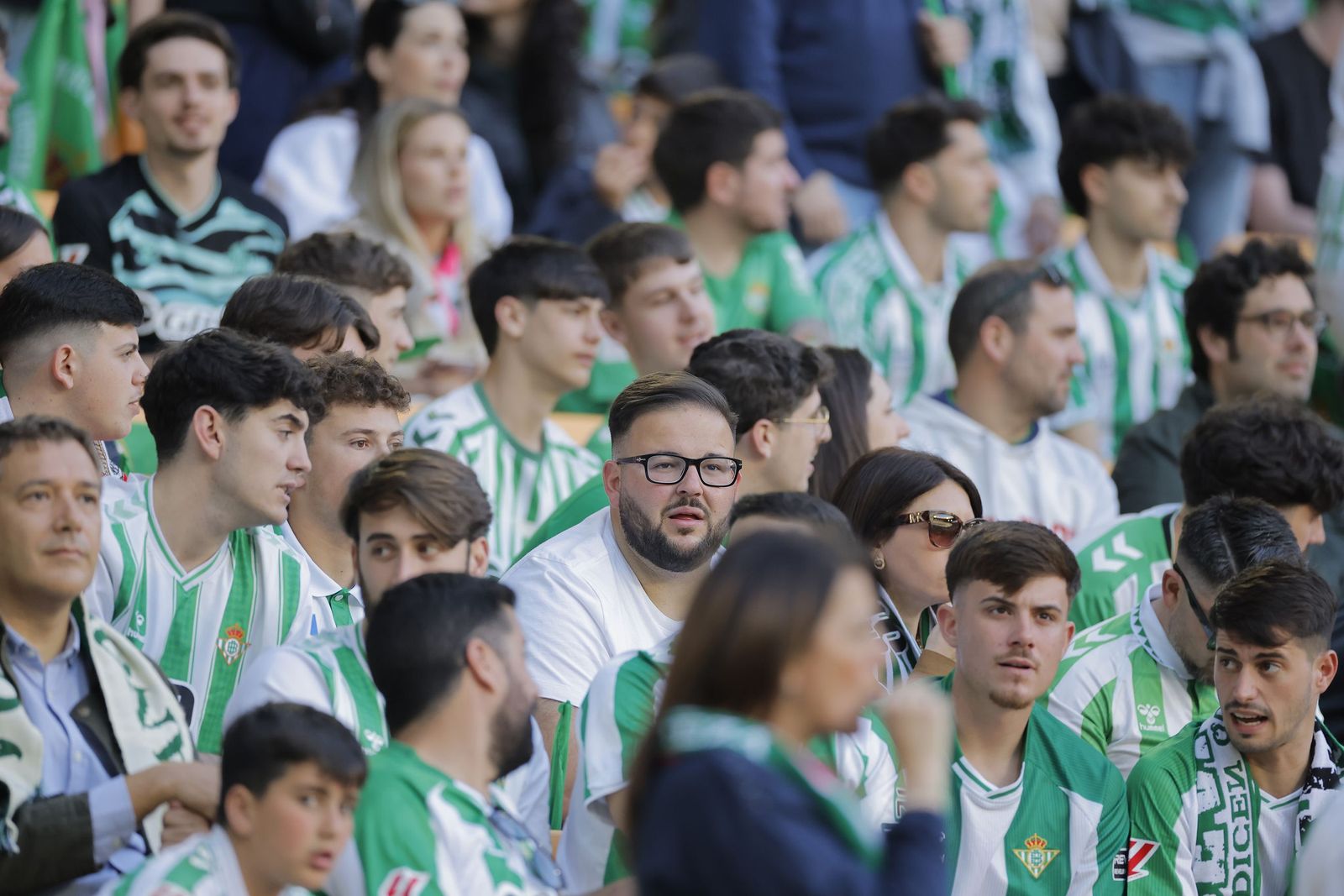 Búscate en las fotos del Betis - Sevilla