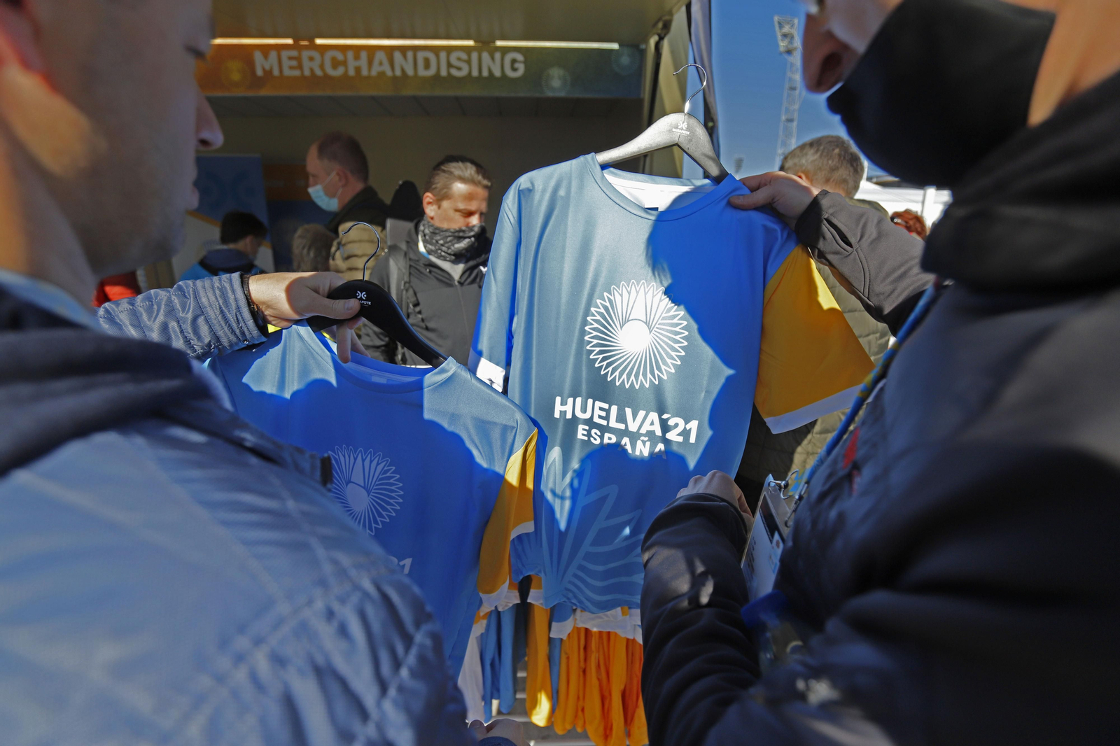 Imágenes del primer día de competición del Mundial senior de bádminton de Huelva 2021