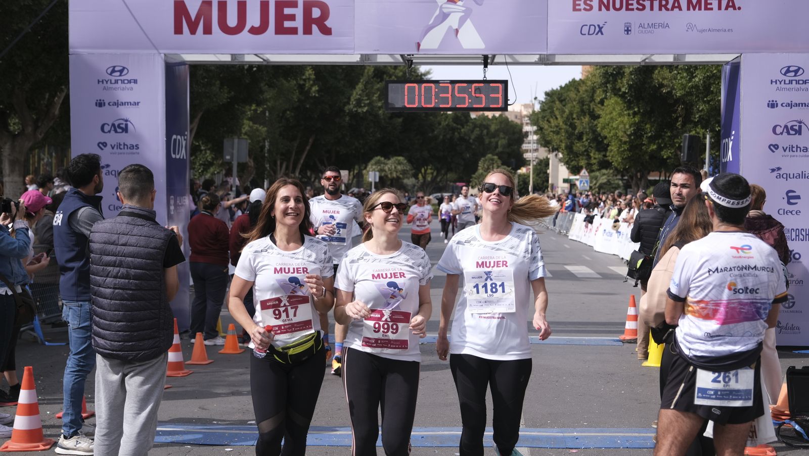 Imágenes de la Carrera de la Mujer 2023 en Almería
