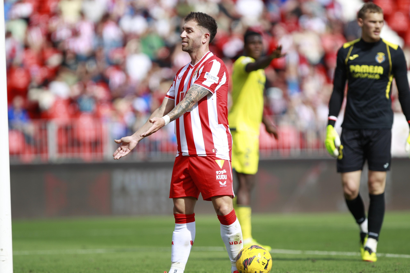Las mejores imágenes del partido de fútbol U.D. Almería-Villarreal C.F.
