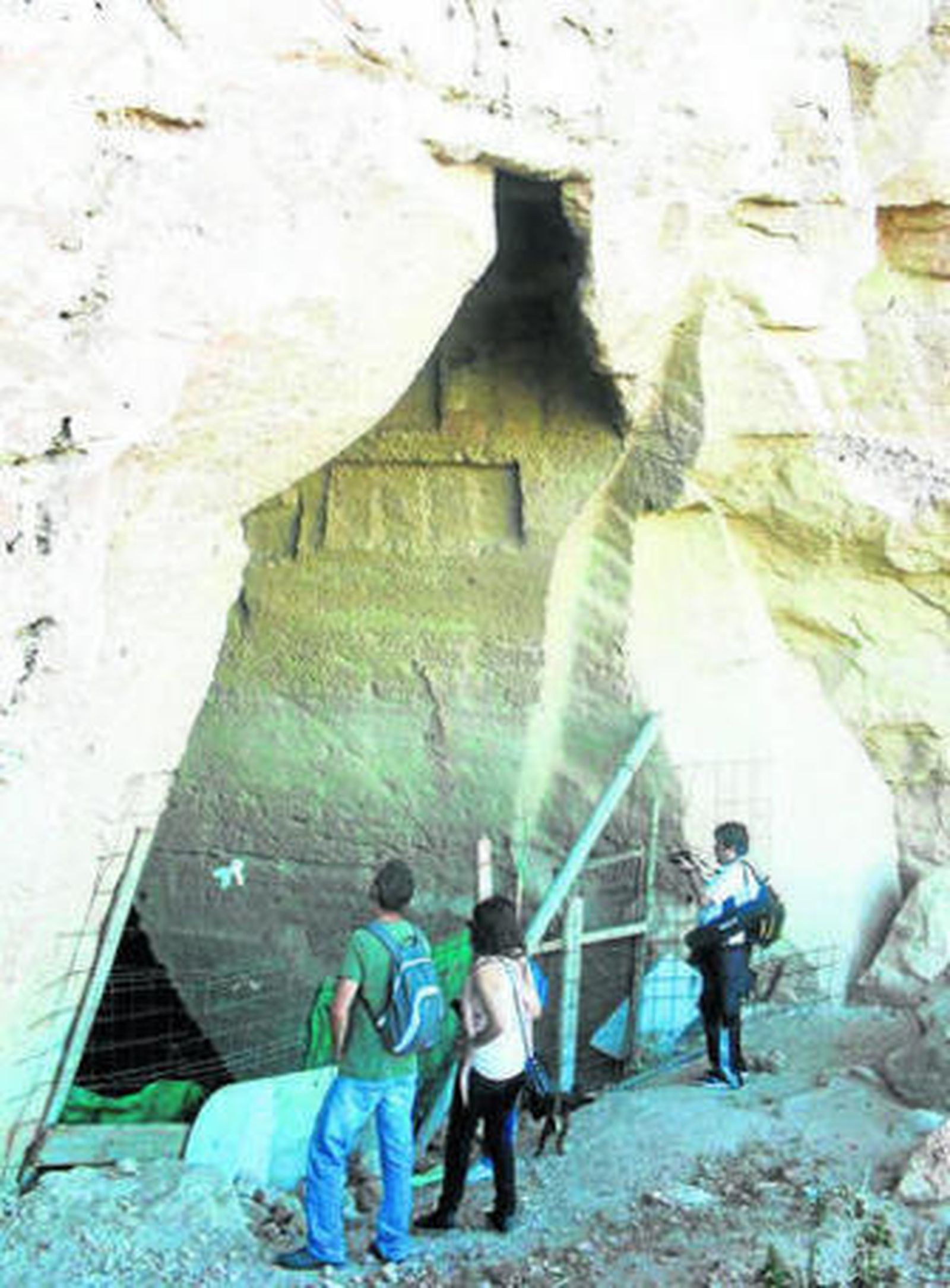 Las canteras califales que dieron vida a la Alcazaba piden un arreglo