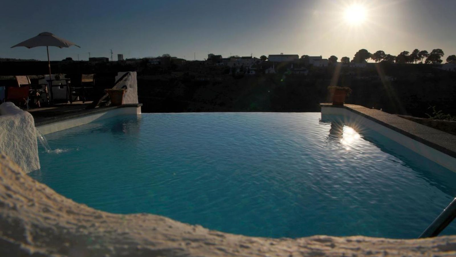 Piscina Infinita de Balcones de Piedad