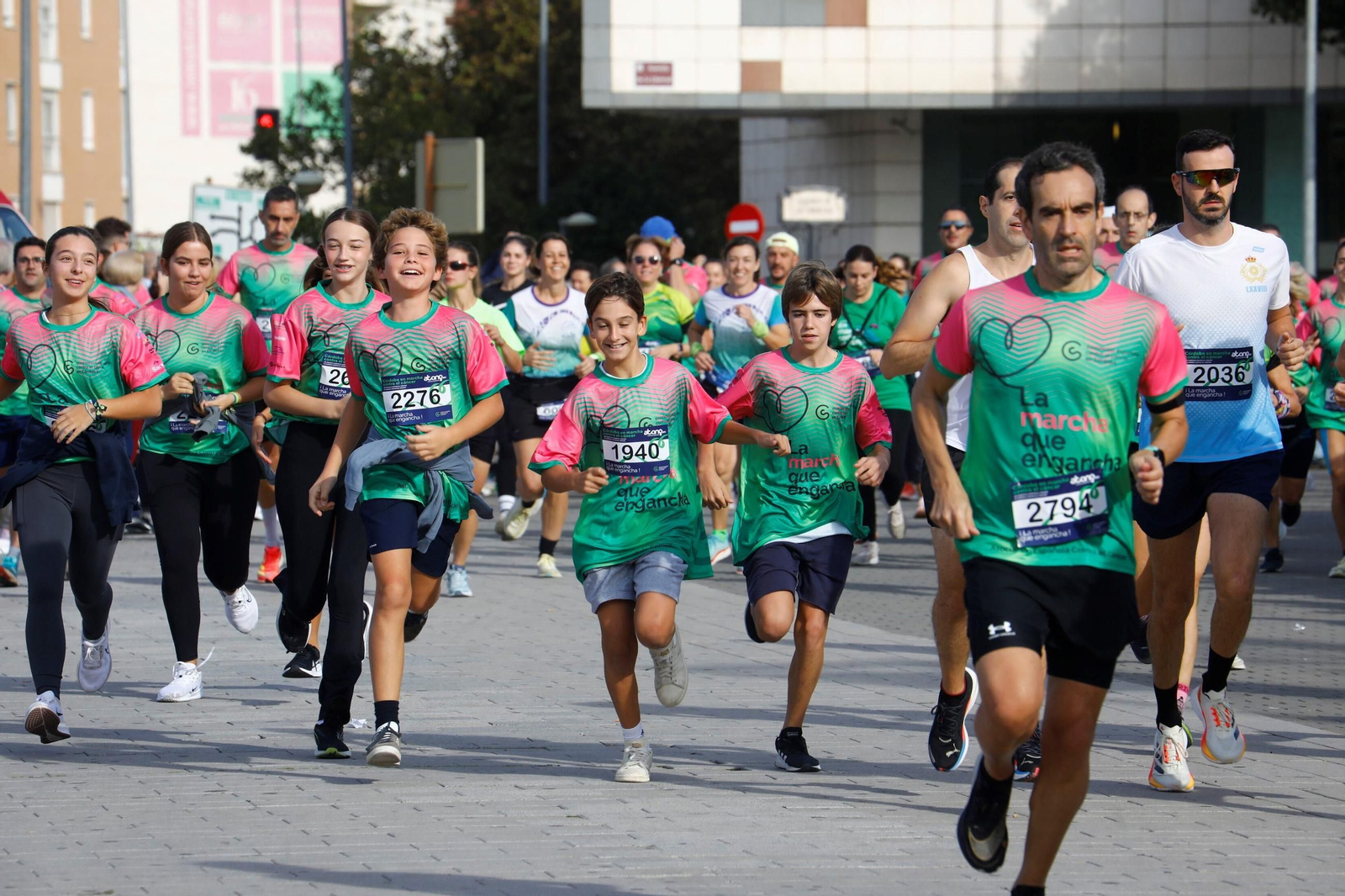 Las mejores imágenes de la Marcha contra el cáncer en Córdoba