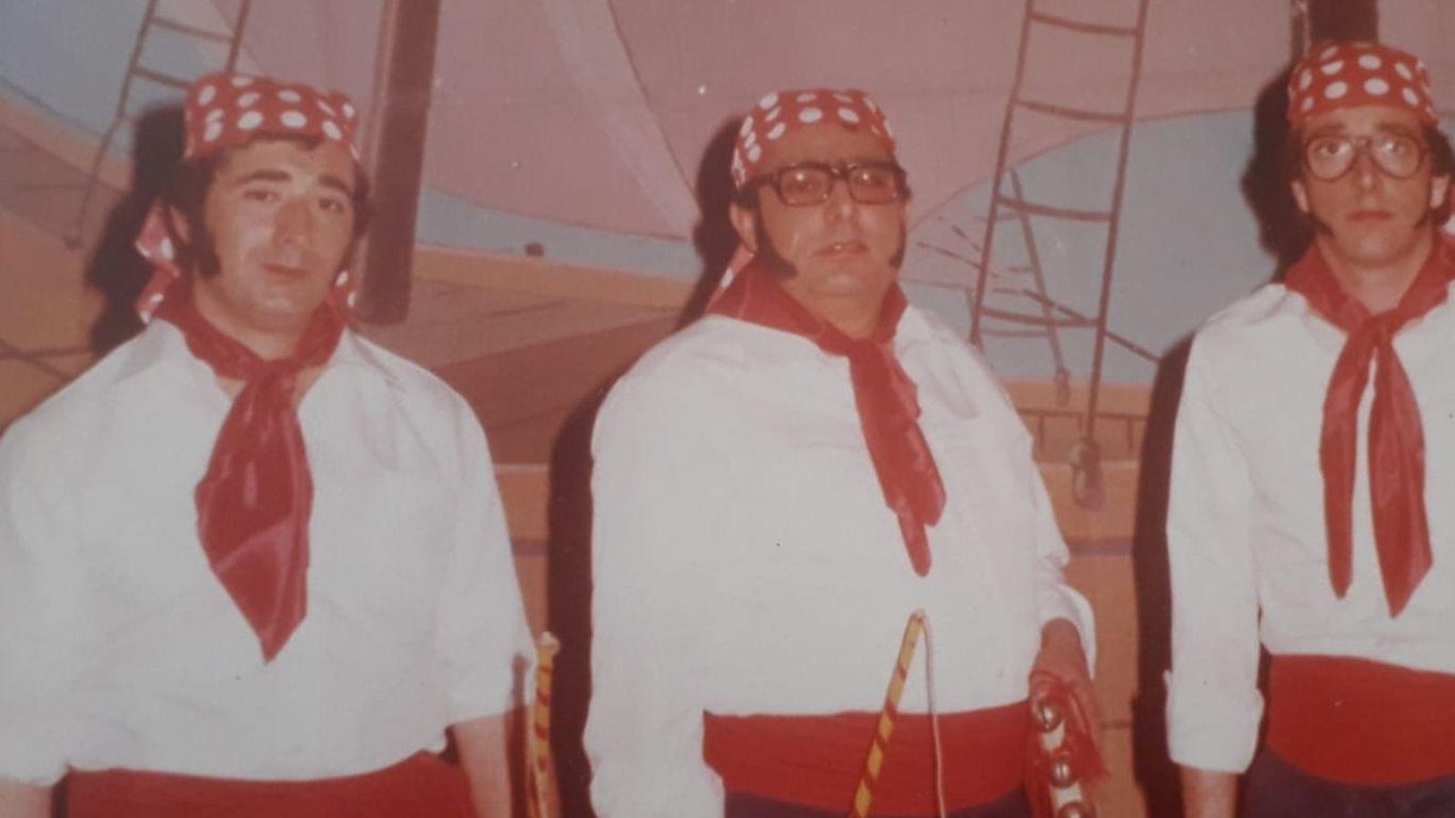 Primero por la izquierda en ‘Los mulilleros de Cai’ junto a Curro y Rexach.