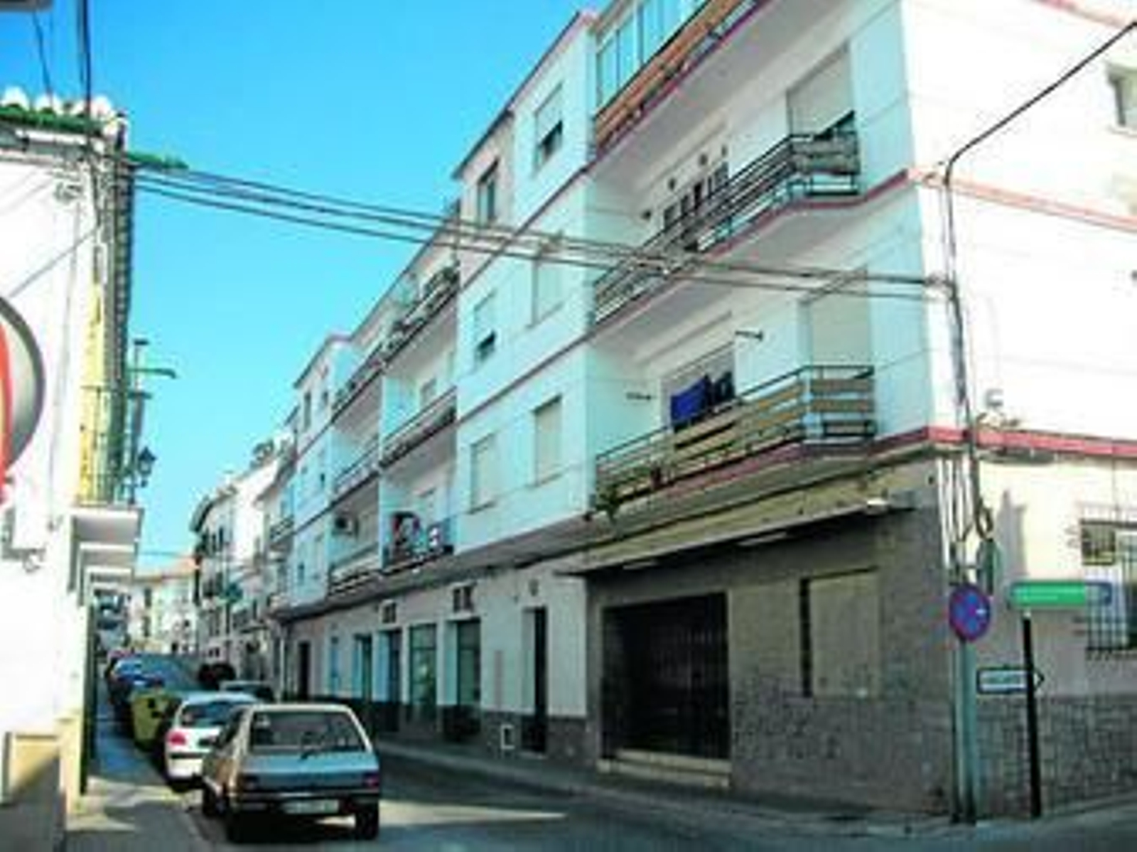 Teatro Lope de Vega junto al mercado de San Francisco en el centro histórico.