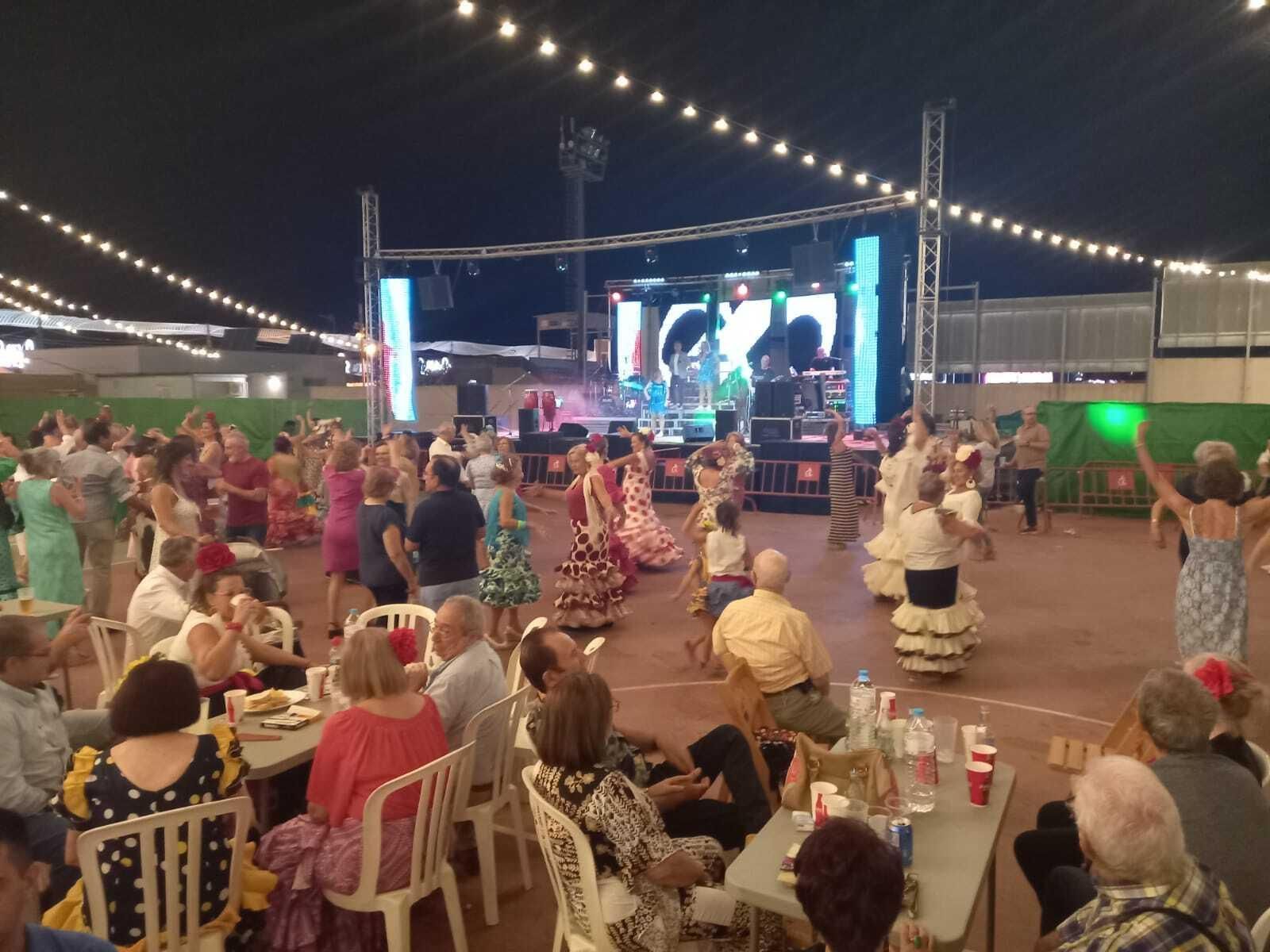 Una verbena en la Caseta Municipal de Puente Genil