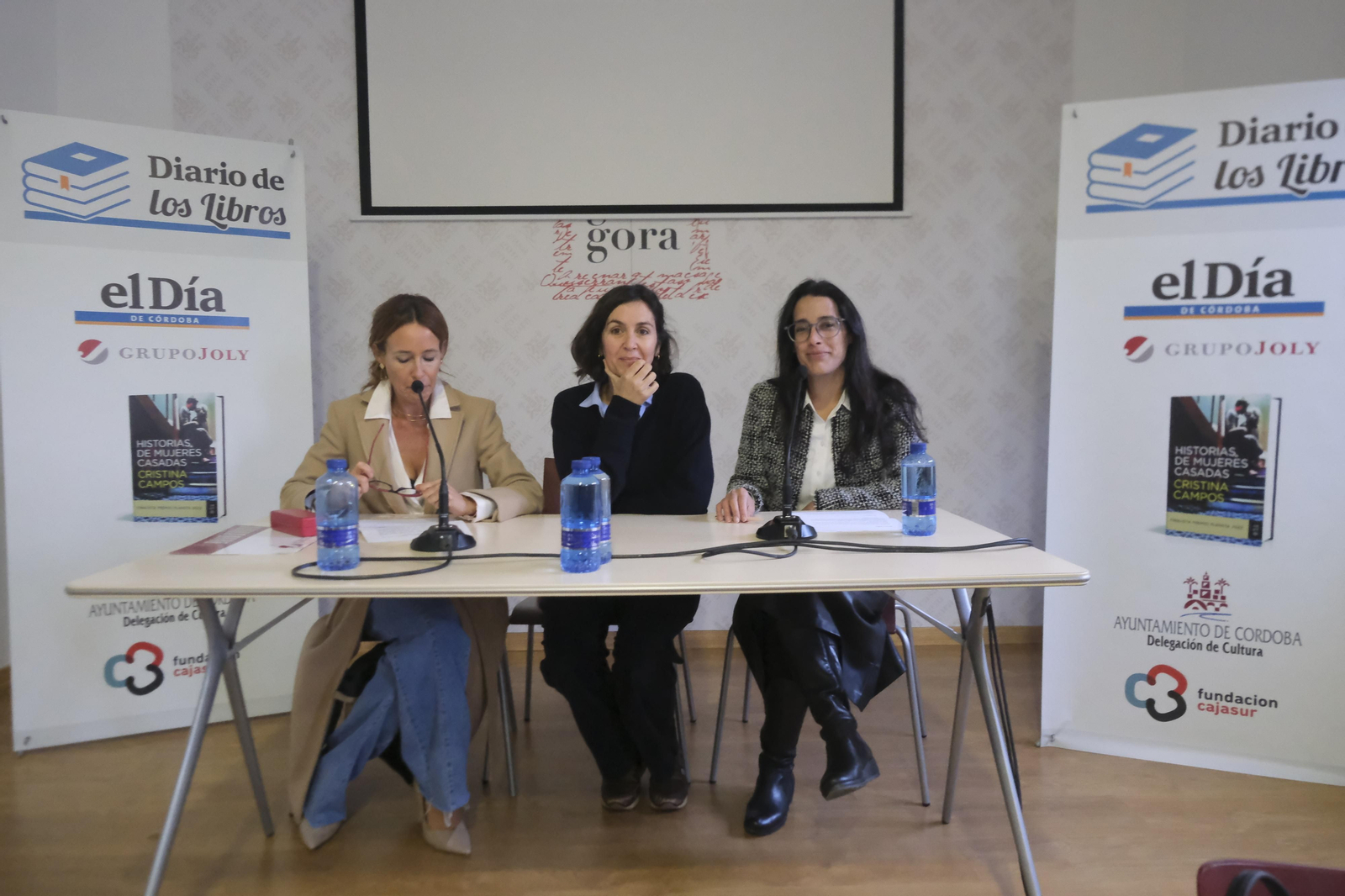 Las imágenes de la presentación de la obra ‘Historias de mujeres casadas’ de Cristina Campos en Córdoba