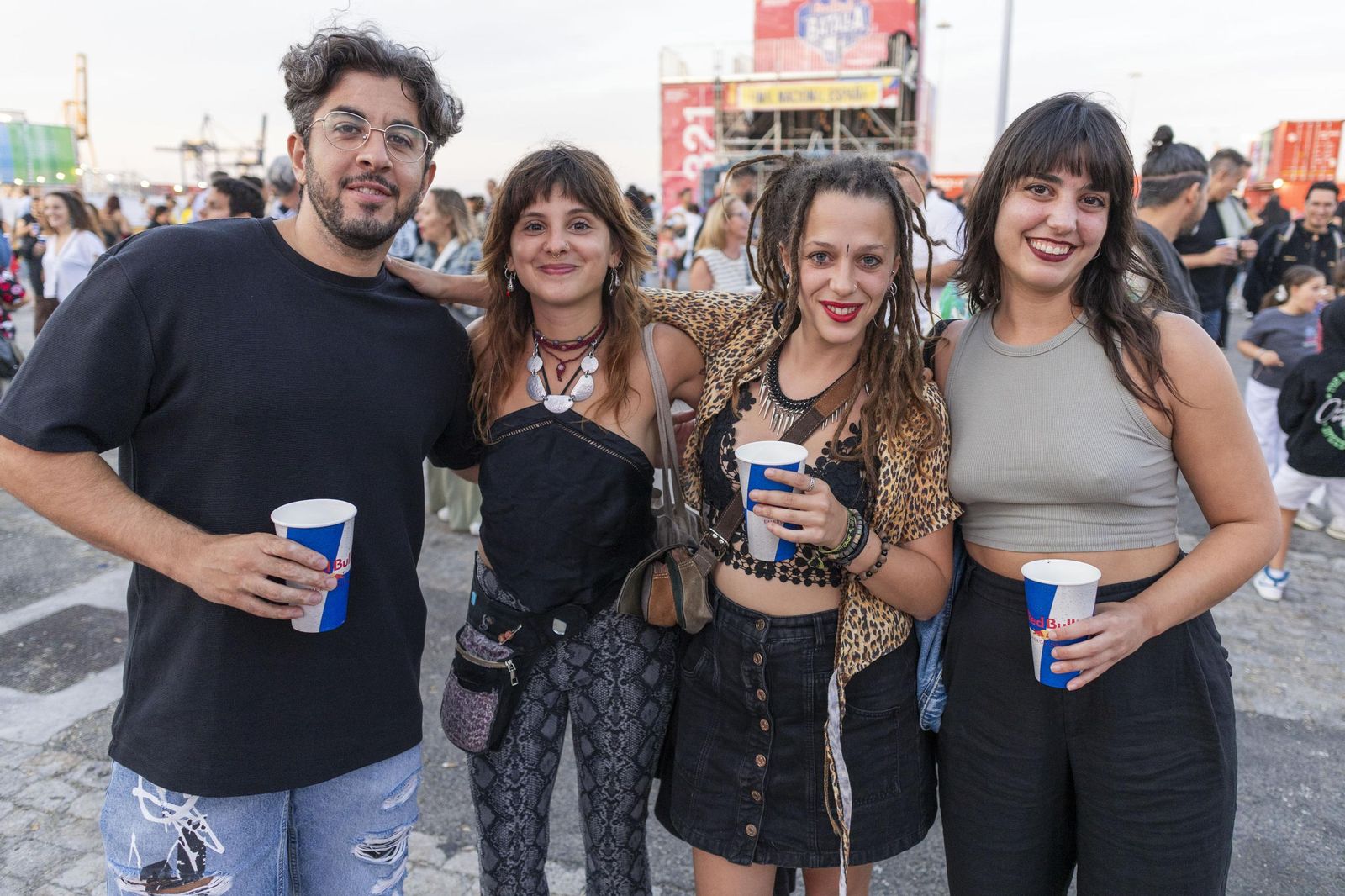 Búscate en las imágenes del concierto gratuito en el Muelle de Cádiz